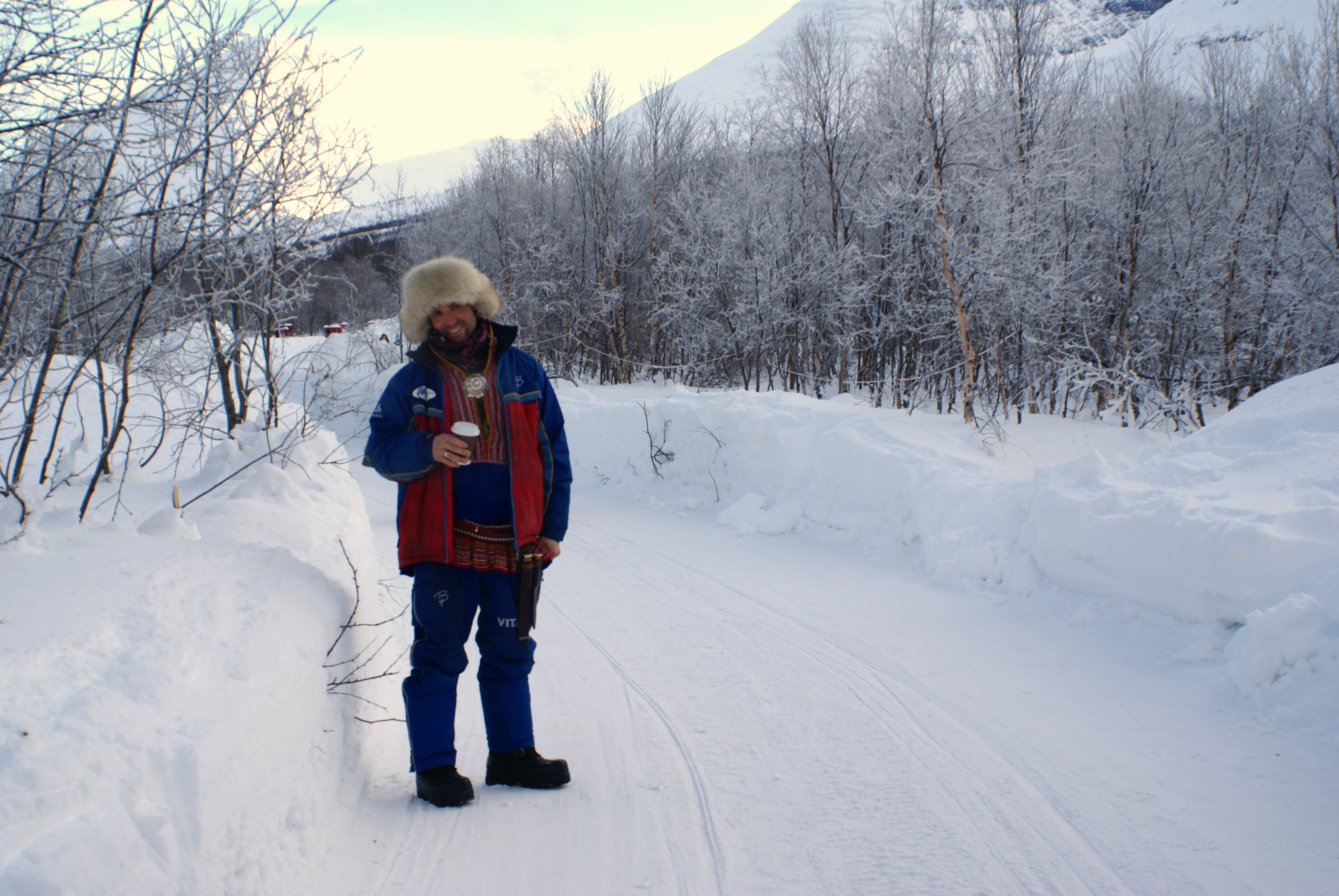 sami-met-koffie-in-noorwegen