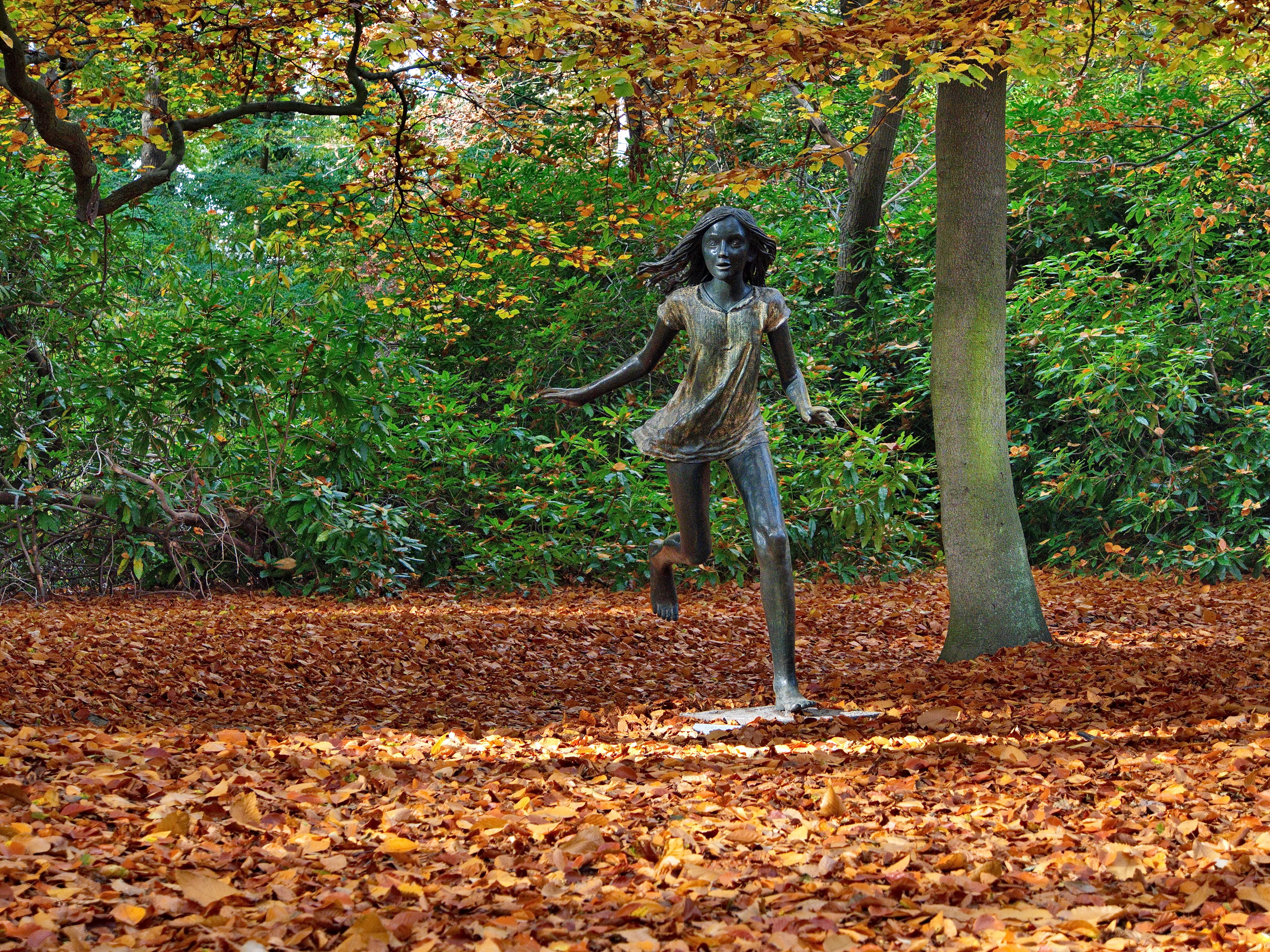 hollend-over-herstbladeren