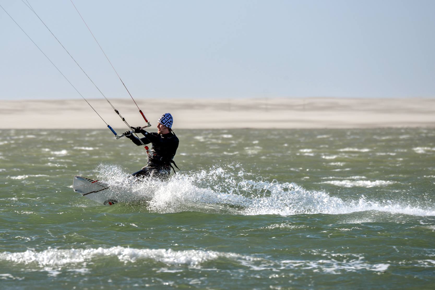 kitesurfen-op-de-zandmotor-kijkduin