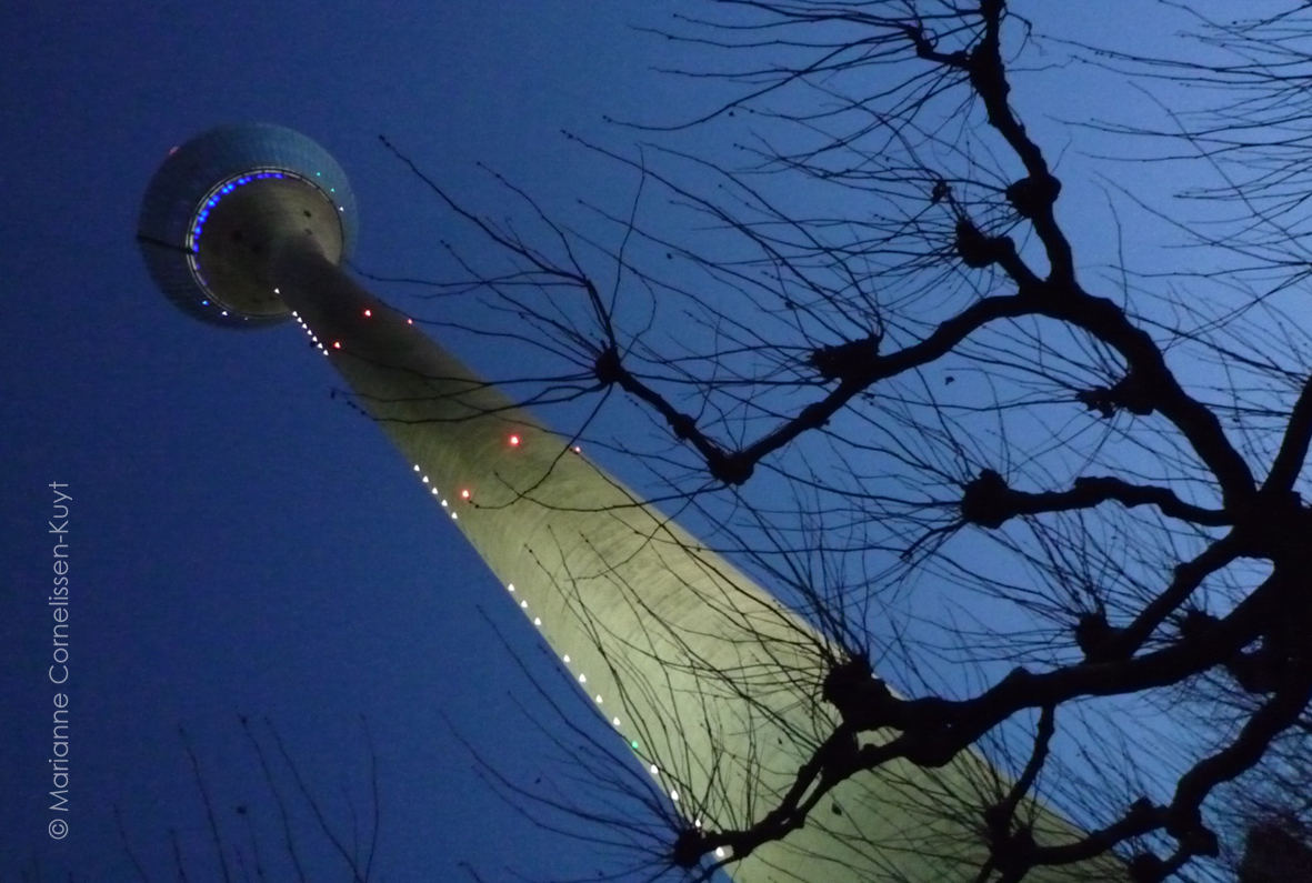 rheinturm-in-d%C3%BCsseldorf-234-meter-hoog