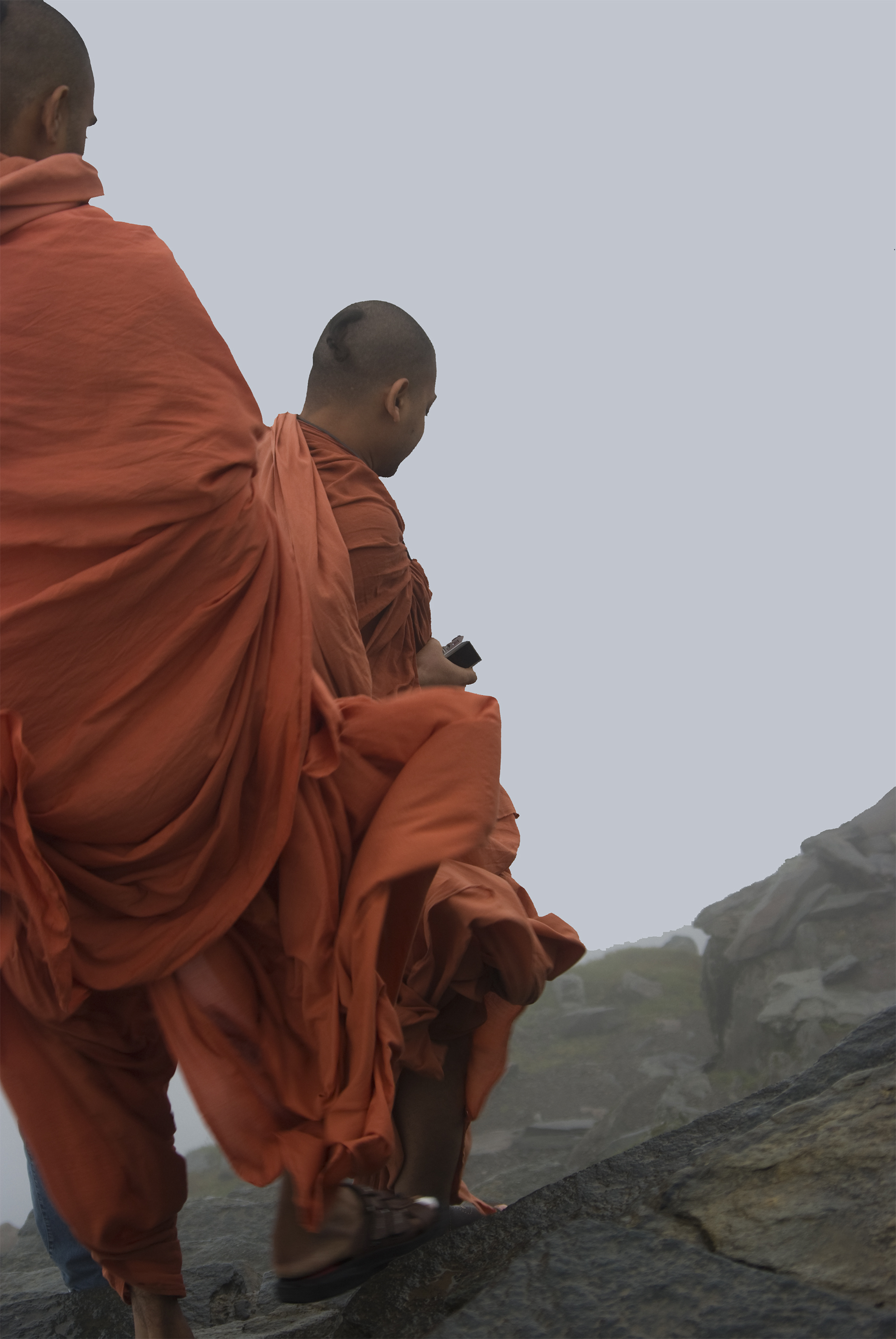 boedhisten-op-de-top-van-mount-snowdon-in-wales
