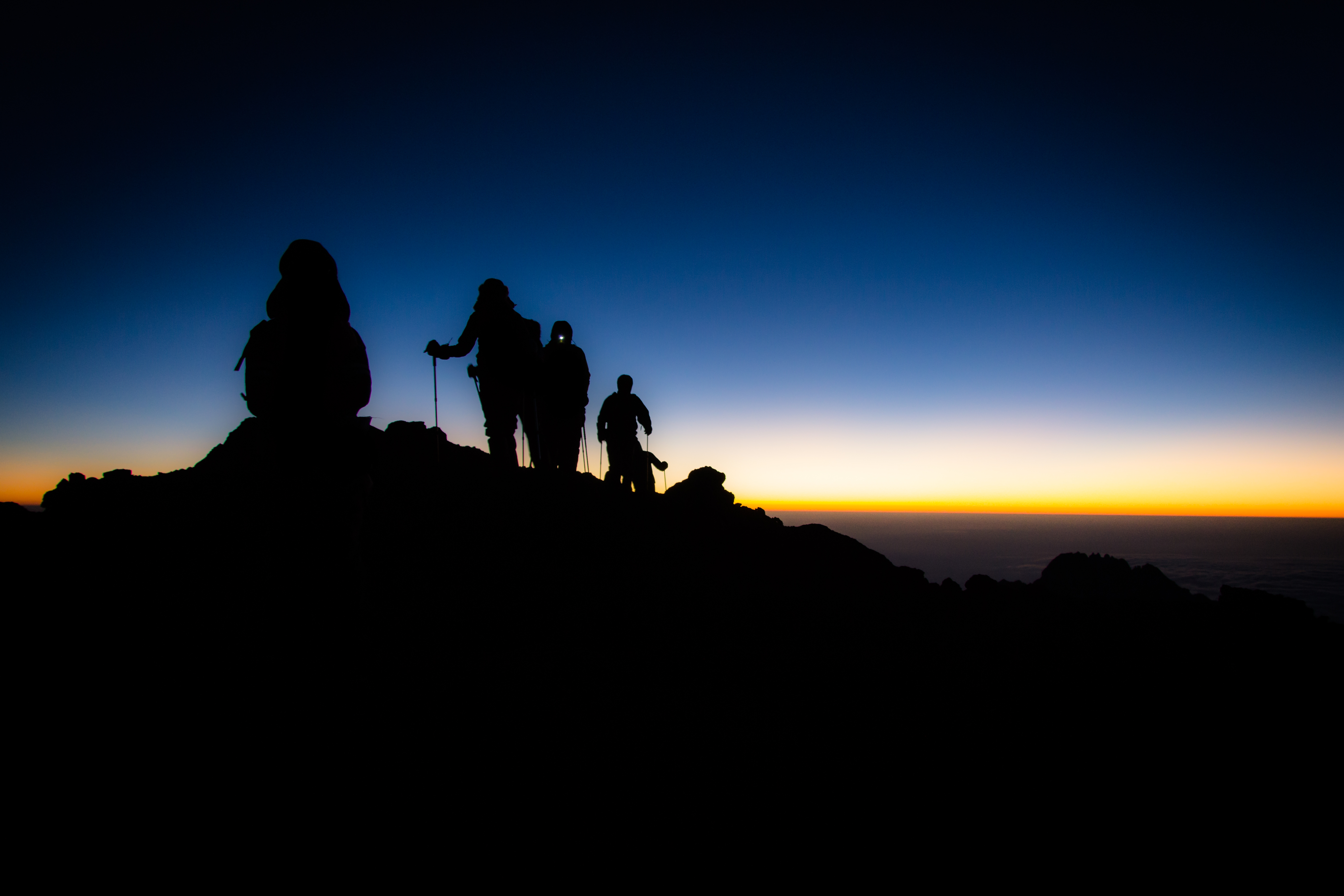 climbers-at-5895-meters-kilimanjaro
