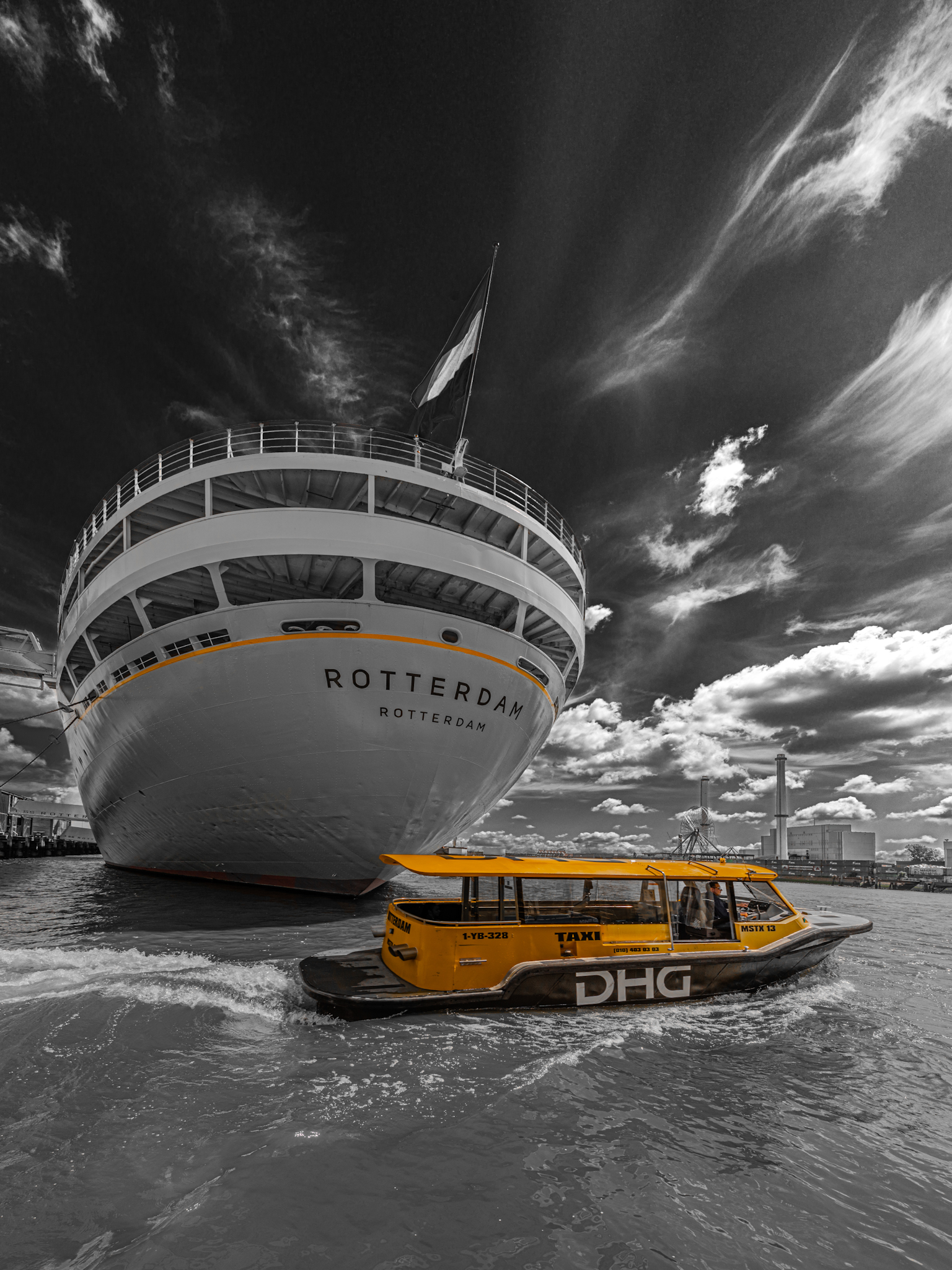de-ssrotterdam-en-watertaxi