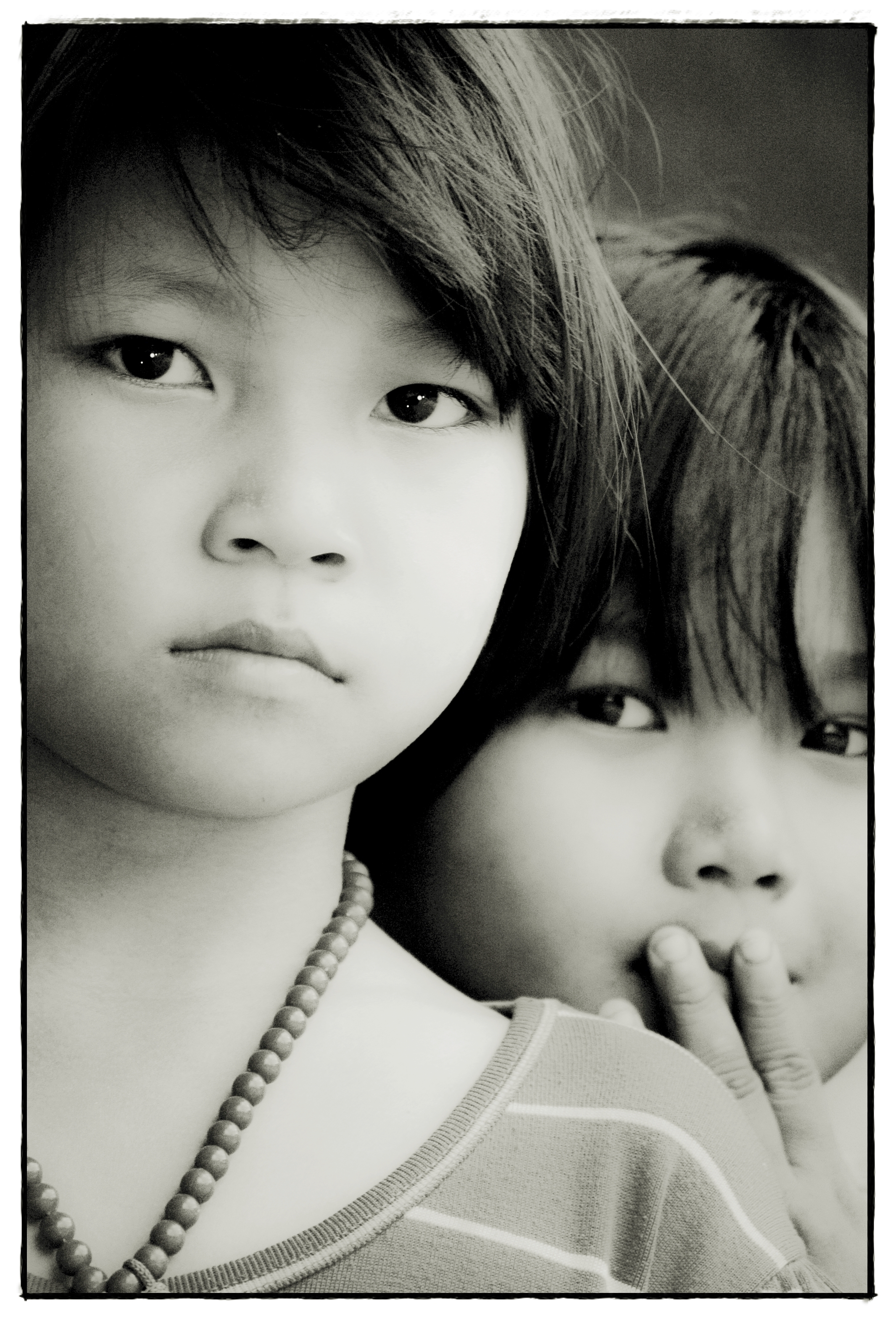 thailand-chiang-maithai-sisters