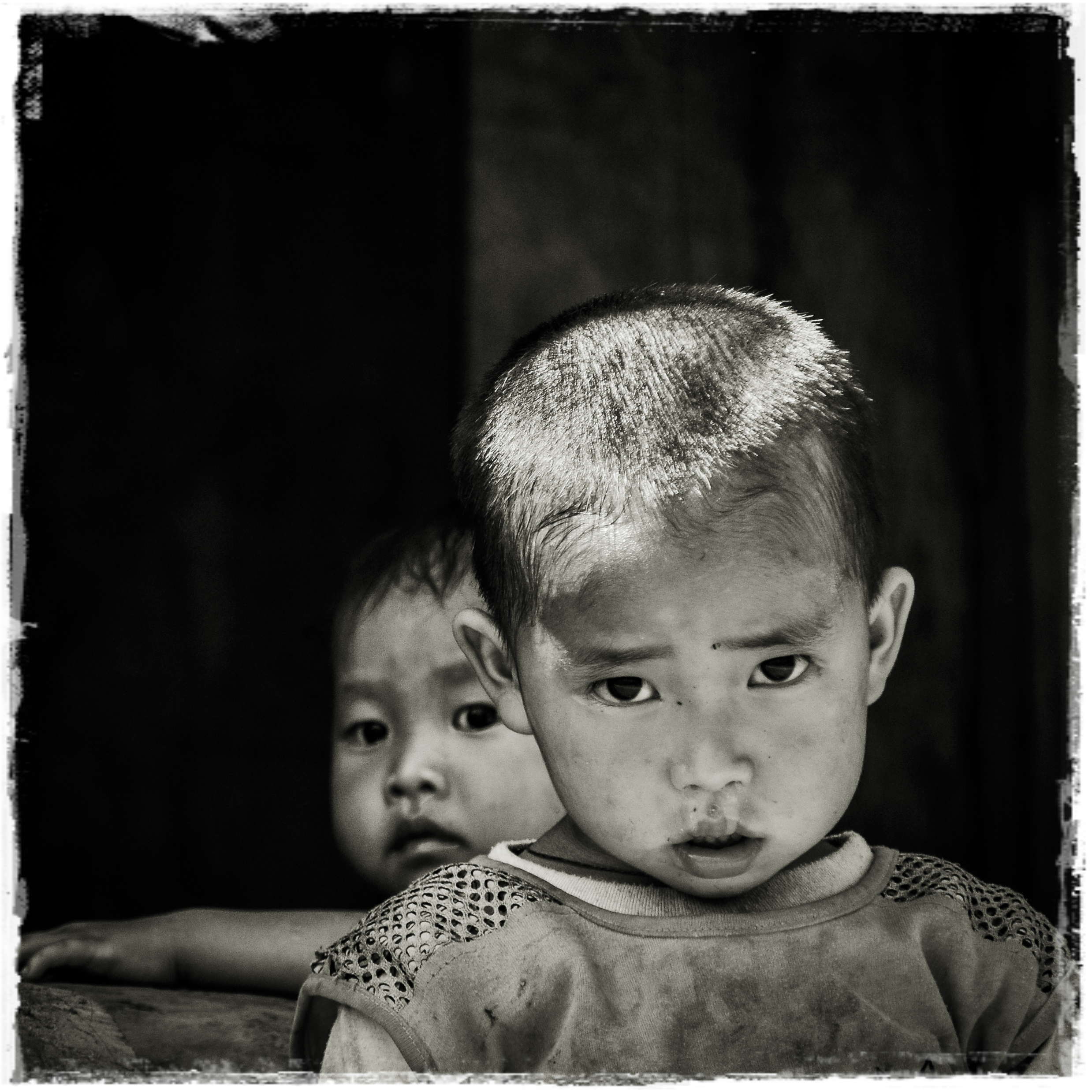 vietnam-sapathe-two-boys