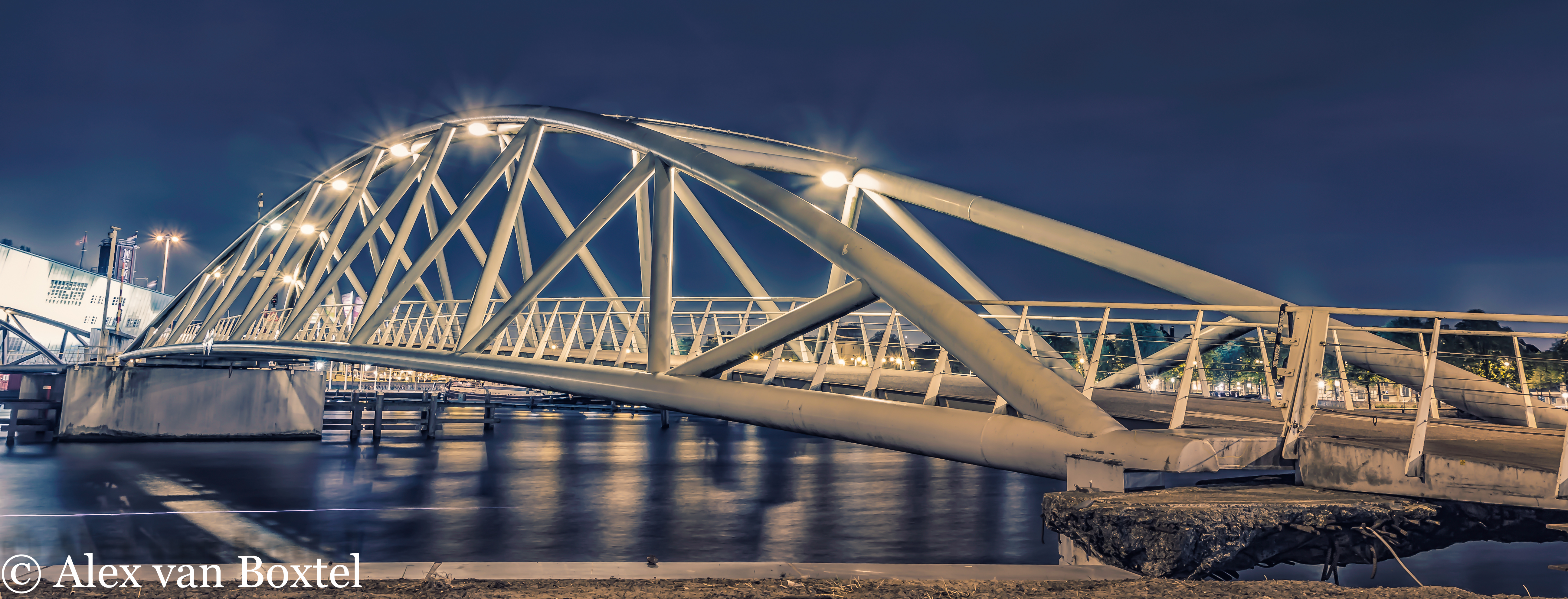 amsterdam-by-night-4