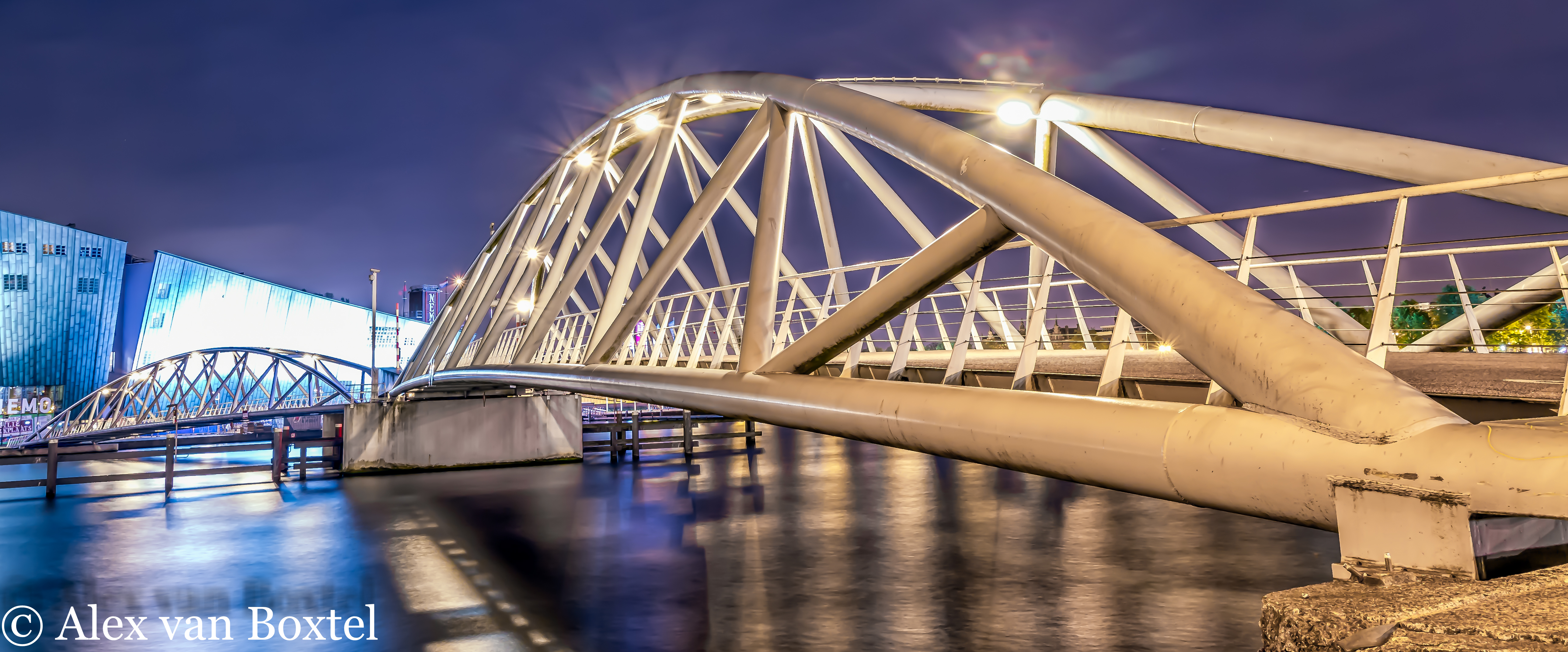 amsterdam-by-night-3