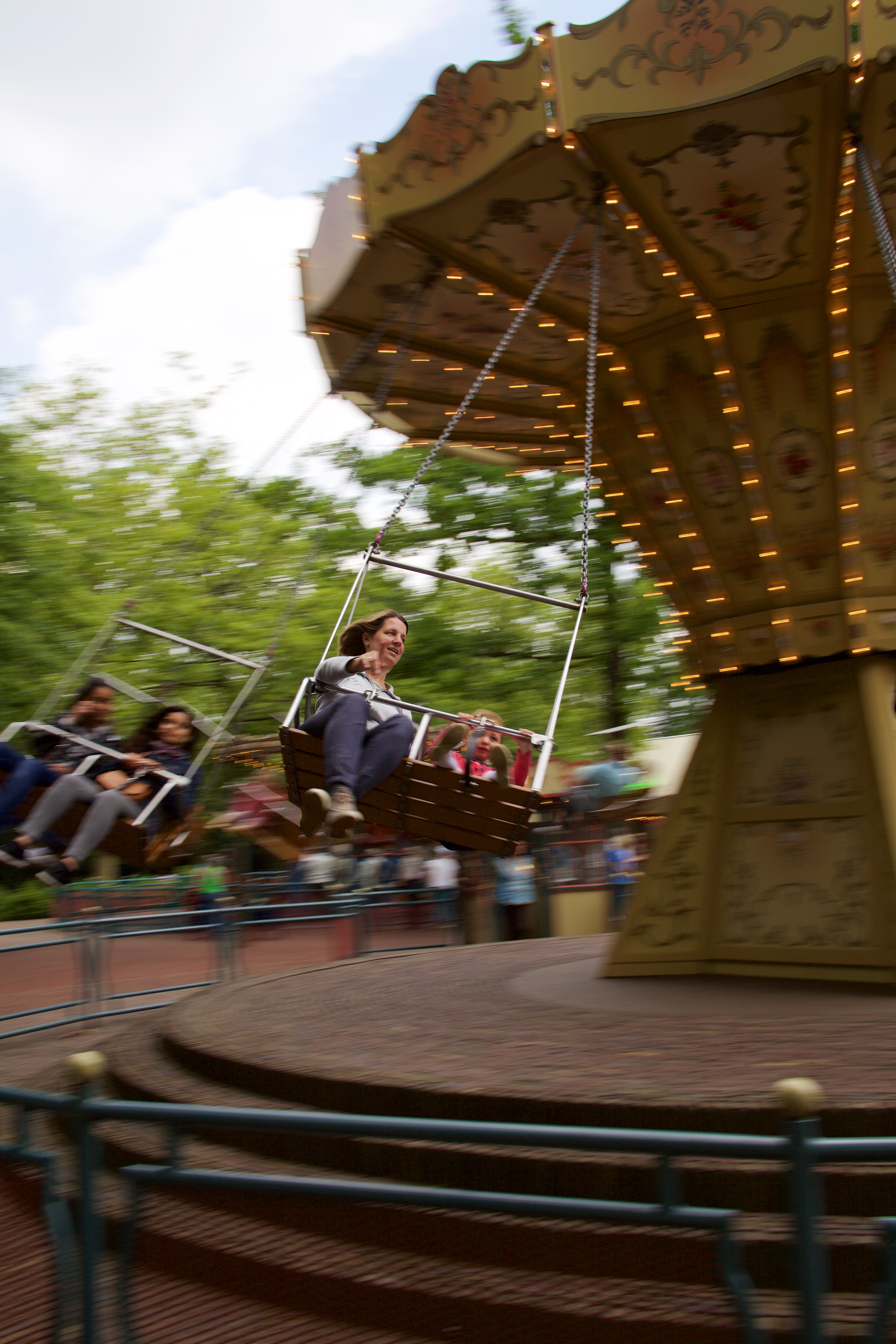 wat-een-snelheid-in-de-zweefmolen