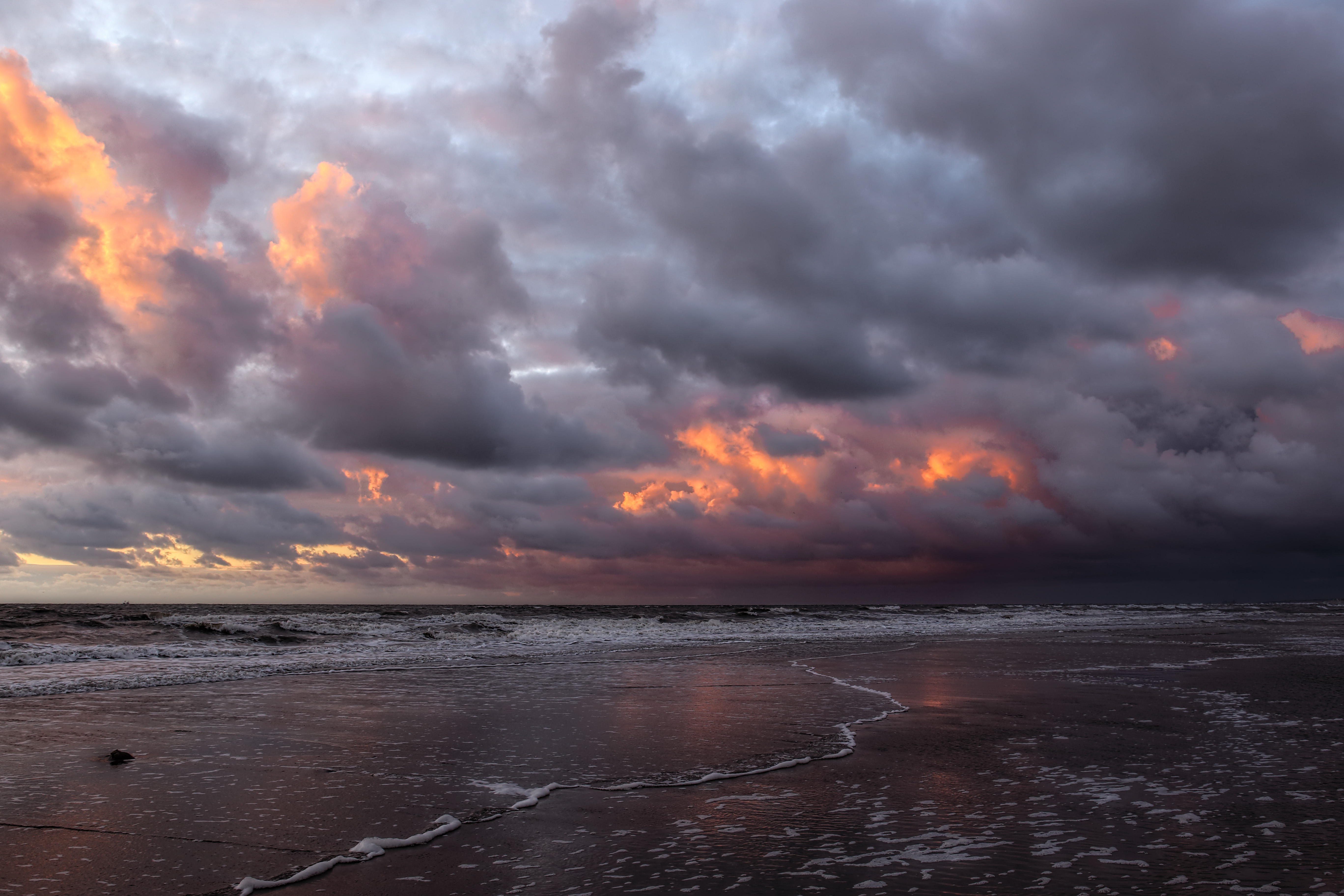 vlak-na-zonsondergang