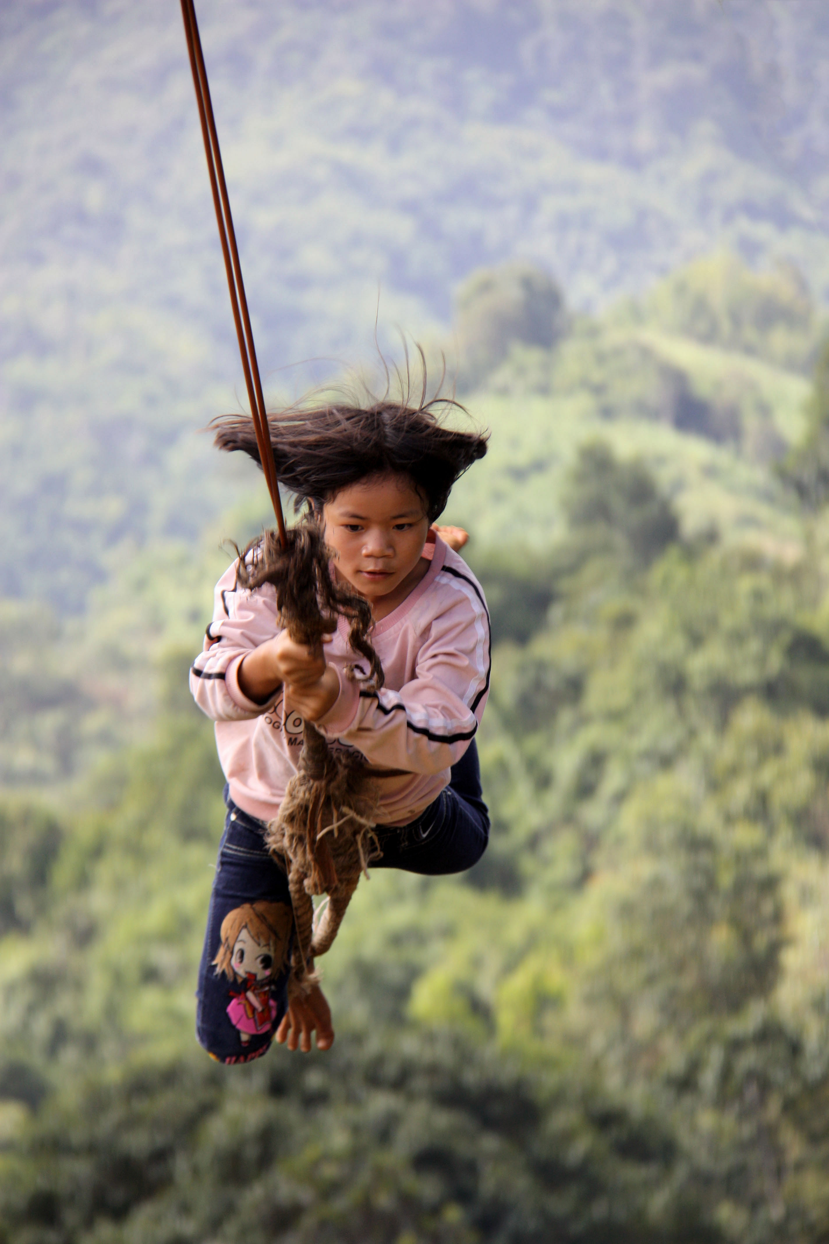 kind-van-akha-bergstam-thailand