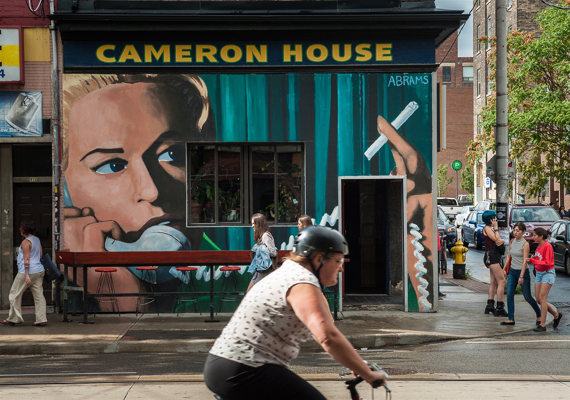 toronto-queen-street