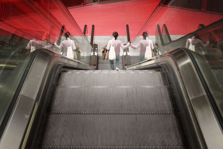 quintet-stair-sisters