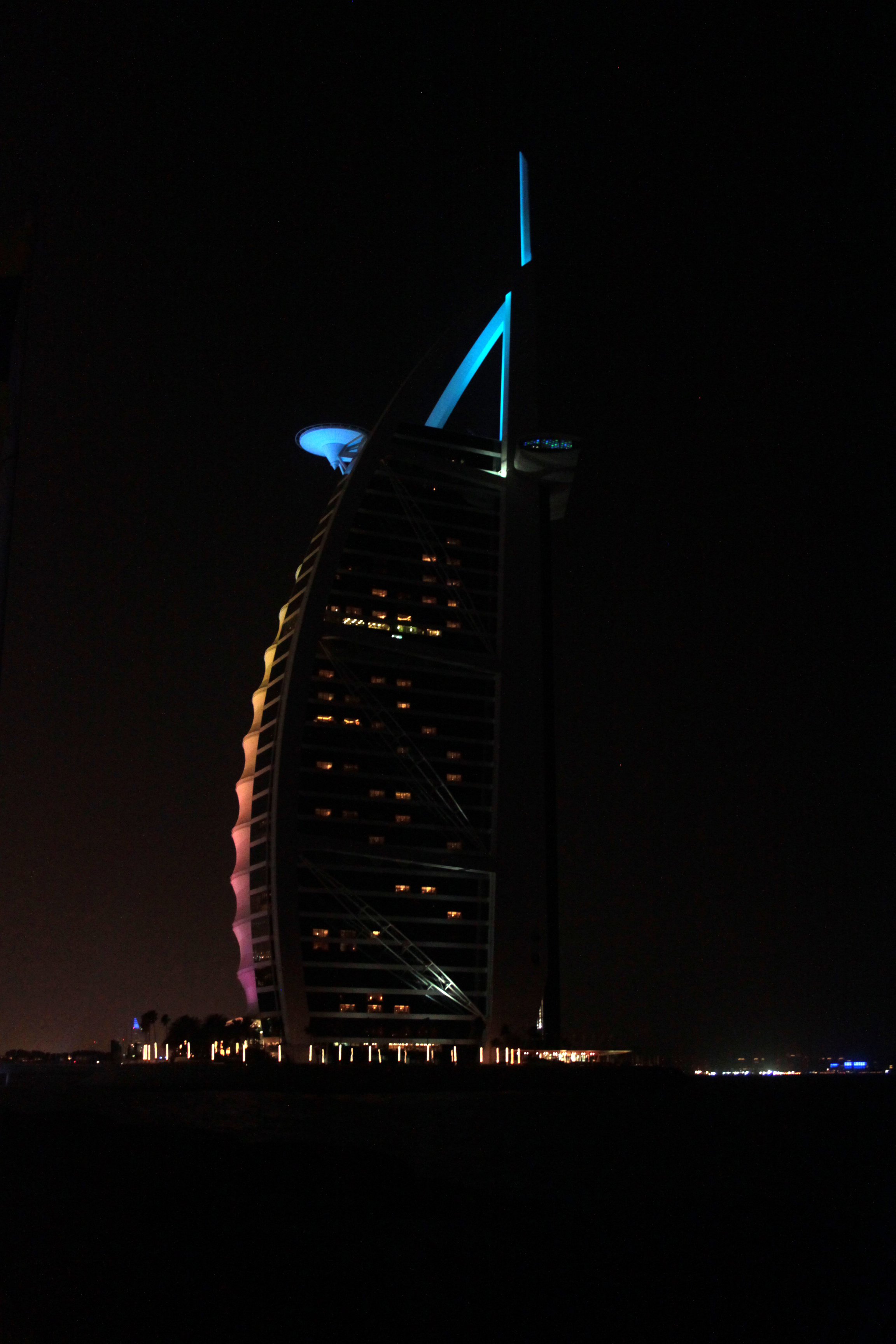 dubai-by-night-burj-al-arab