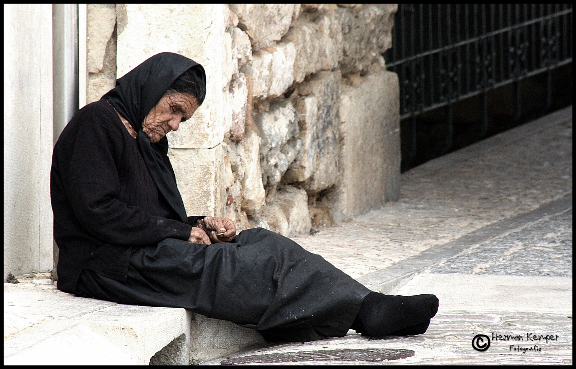 crisis-in-faro-portugal