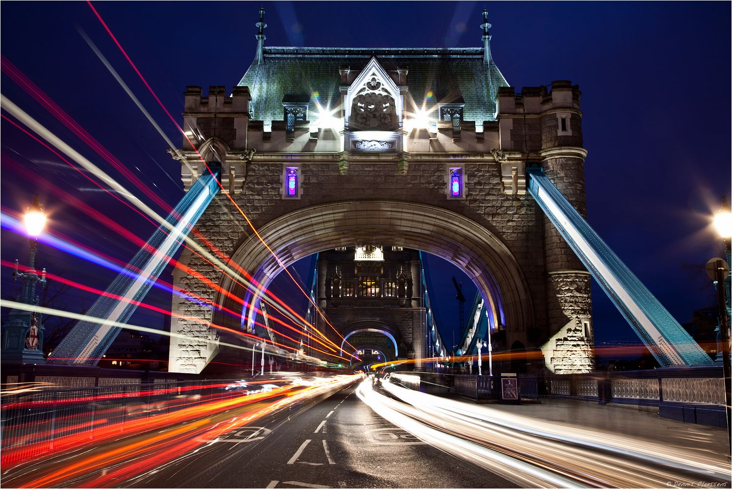 towerbridge-at-night