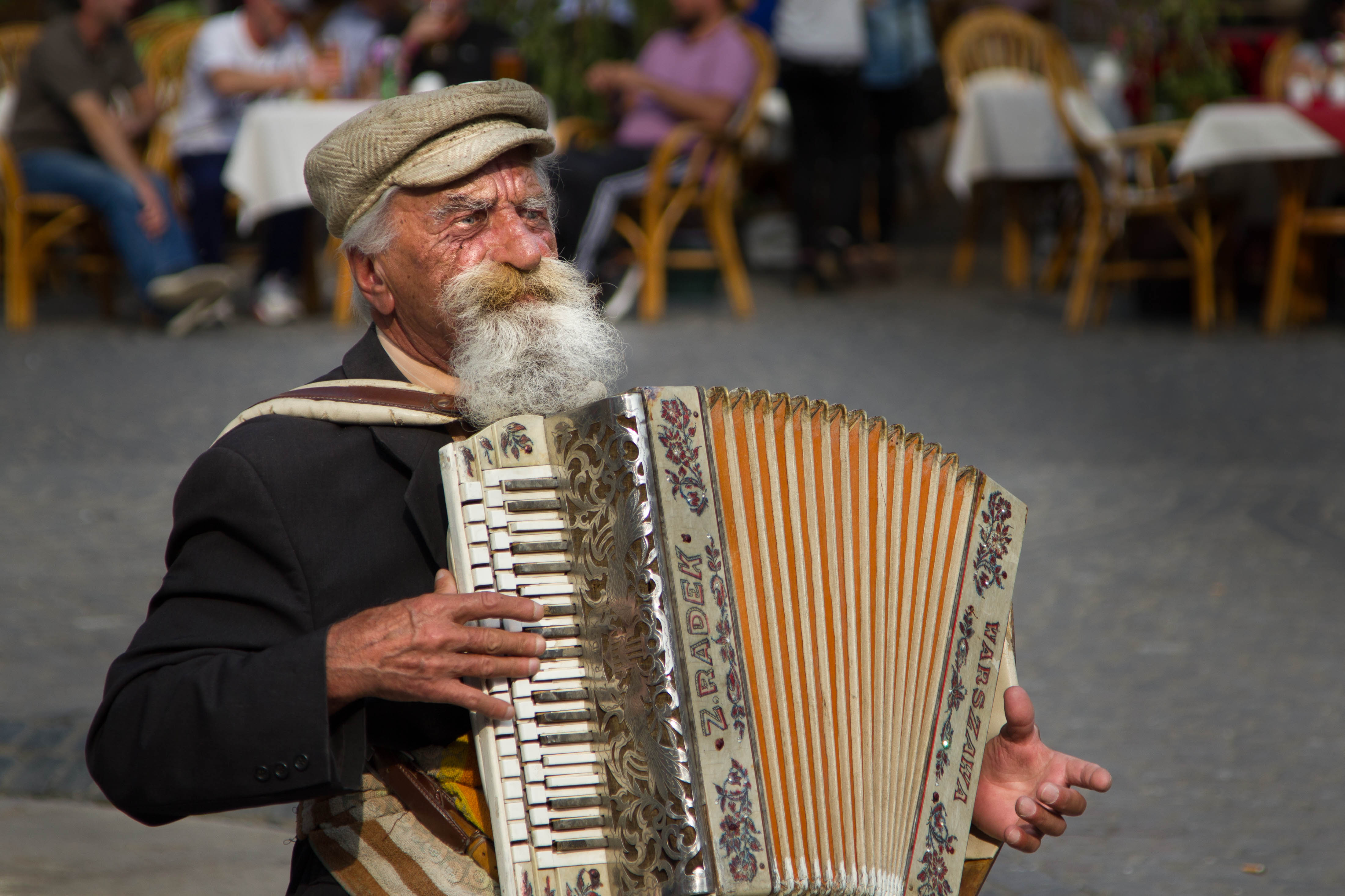 old-polish-man-with-accordion