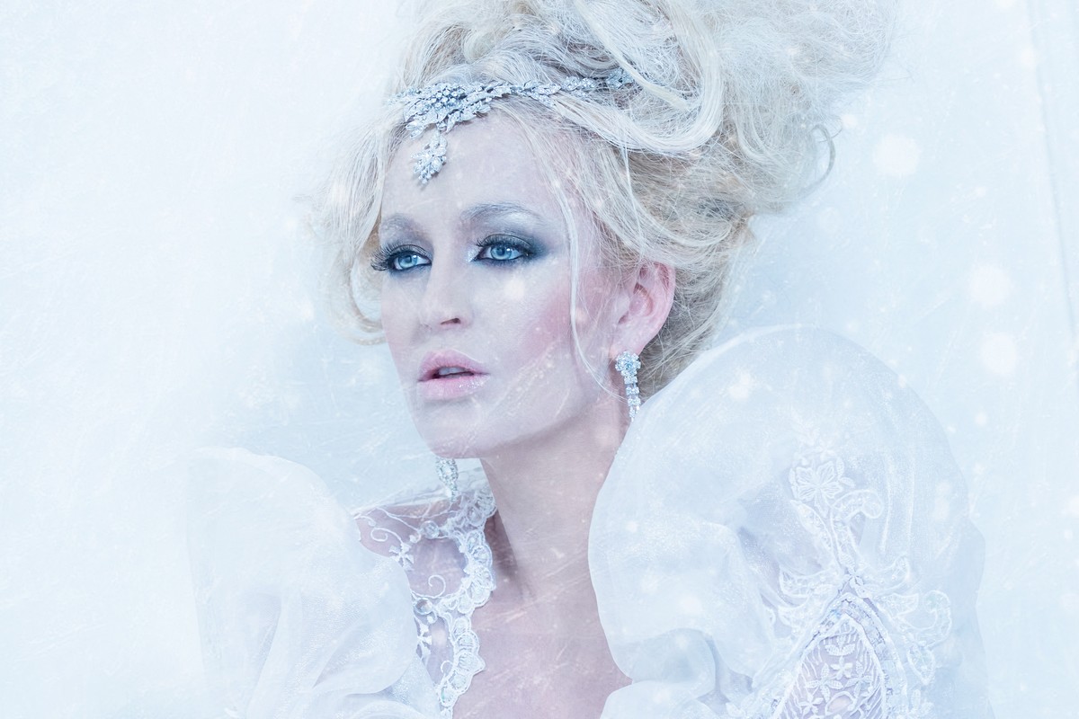 its-cold-to-be-the-queen