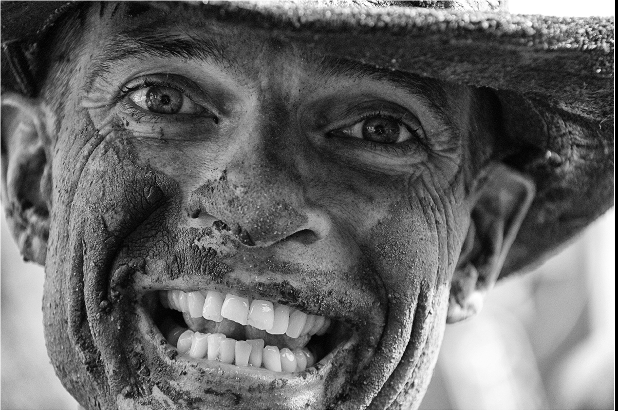 strongmanrun-deelnemer-met-hoed