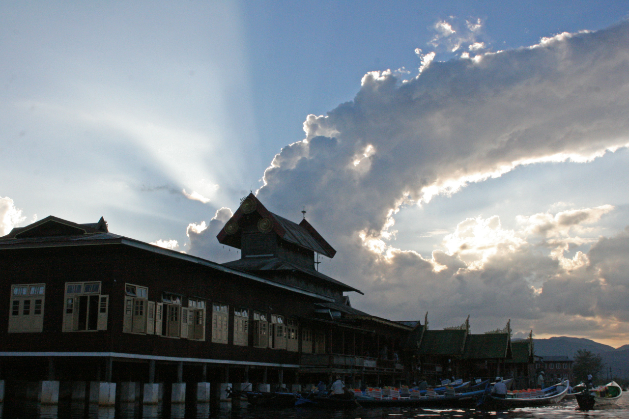 monestary-inle-lake