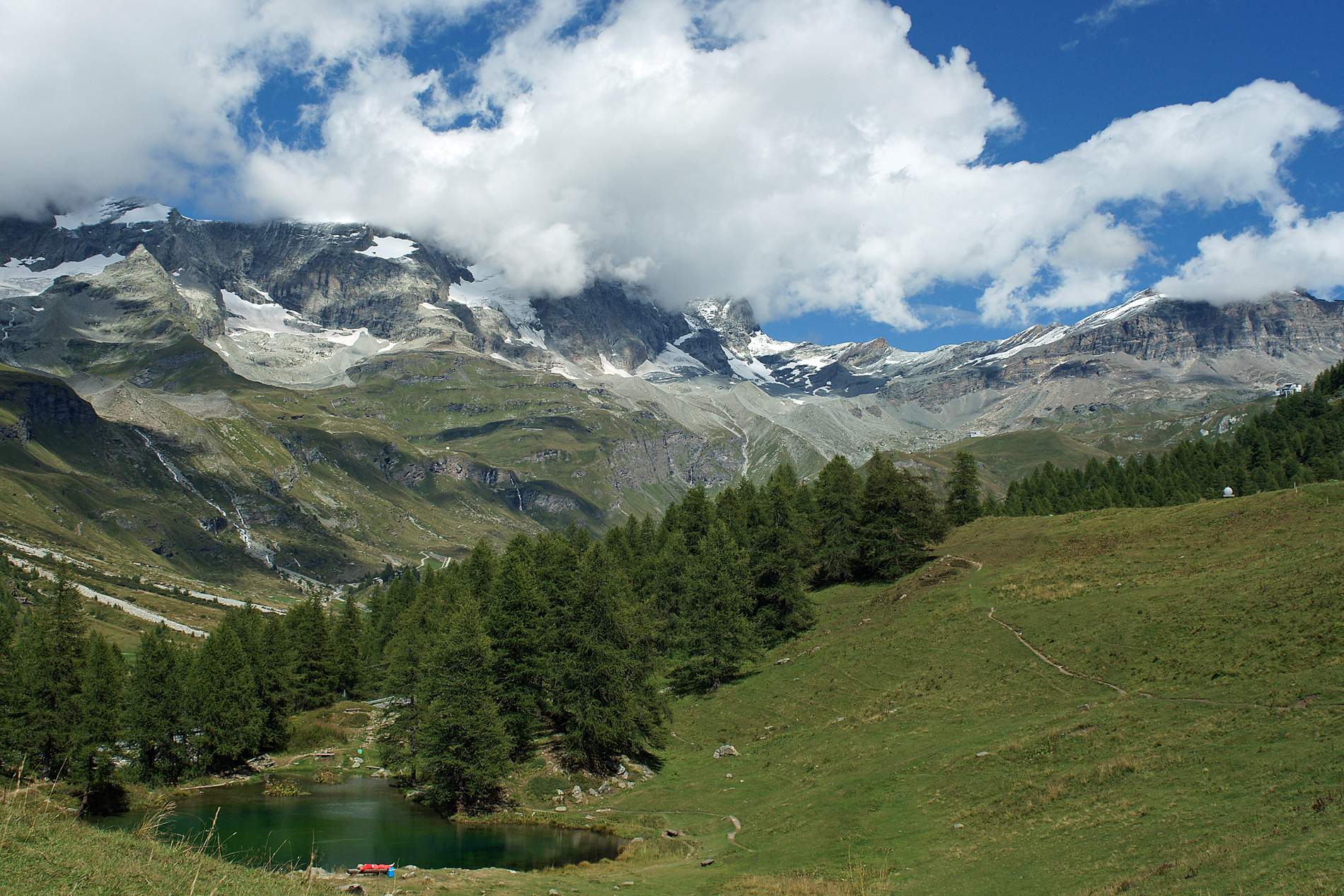 heerlijk-picknicken-met-het-matterhorn-massief-op-de-achtergrond