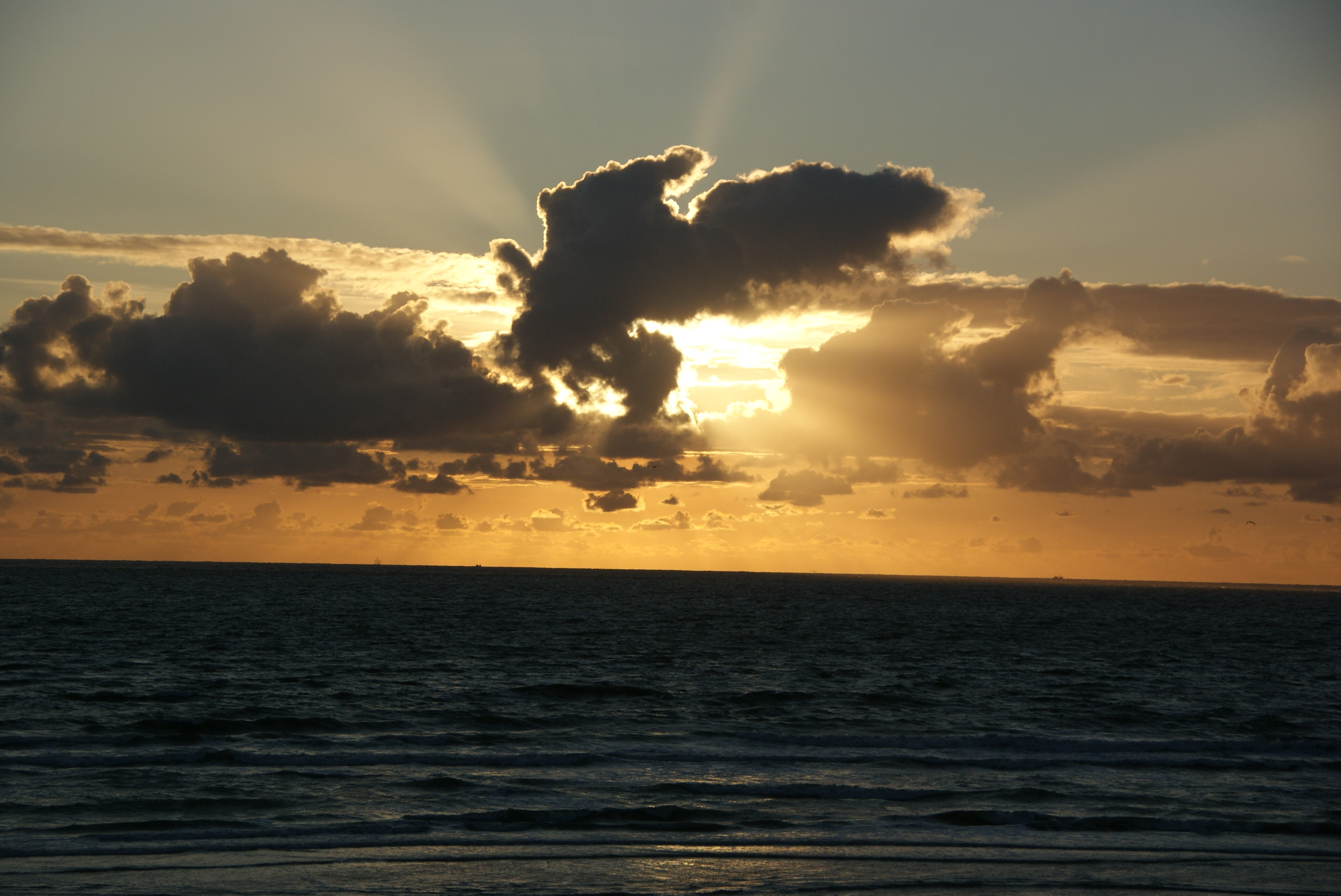 wolke-partij-tijden-zons-ondergang