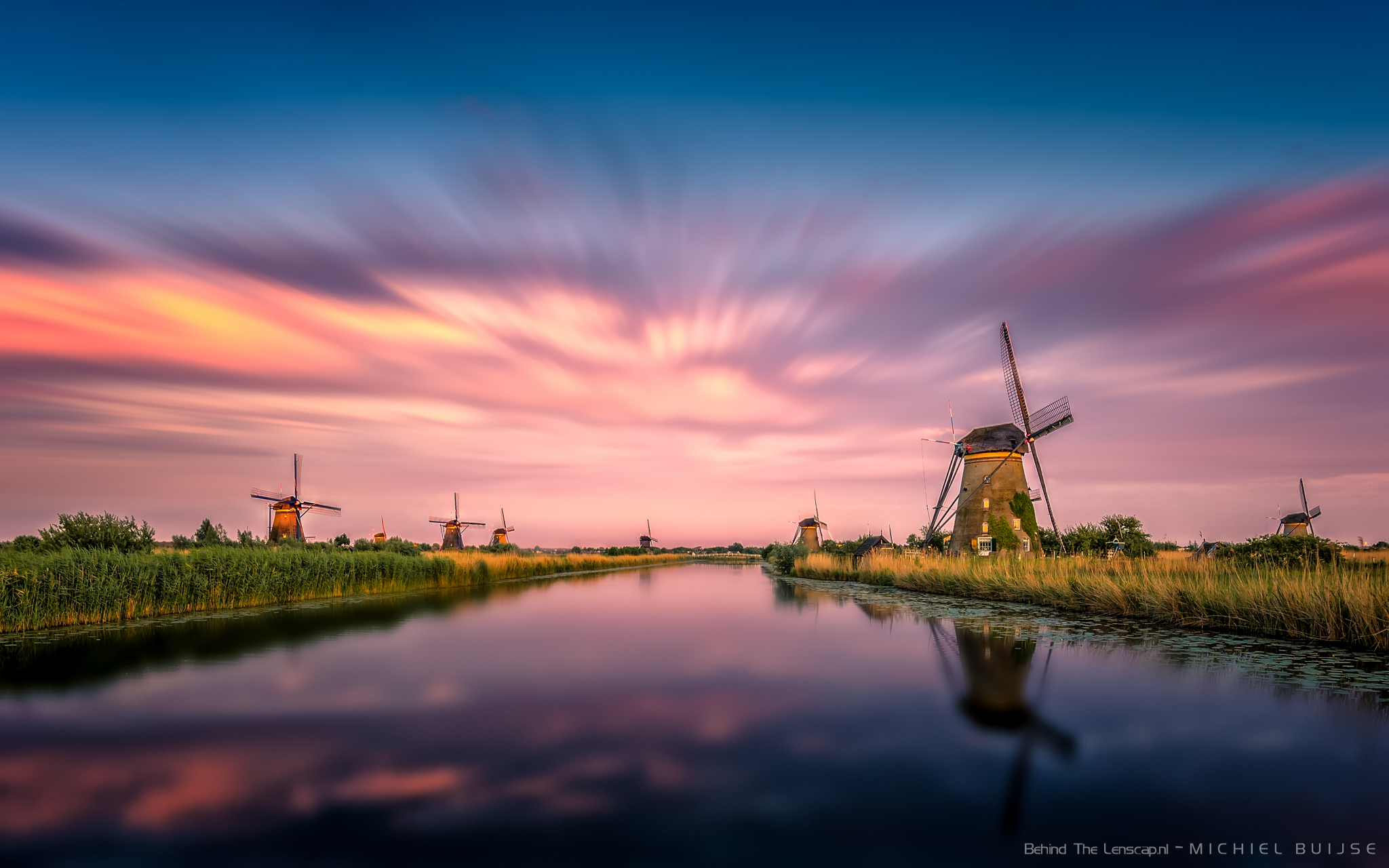 kinderdijk-when-the-sky-is-on-fire