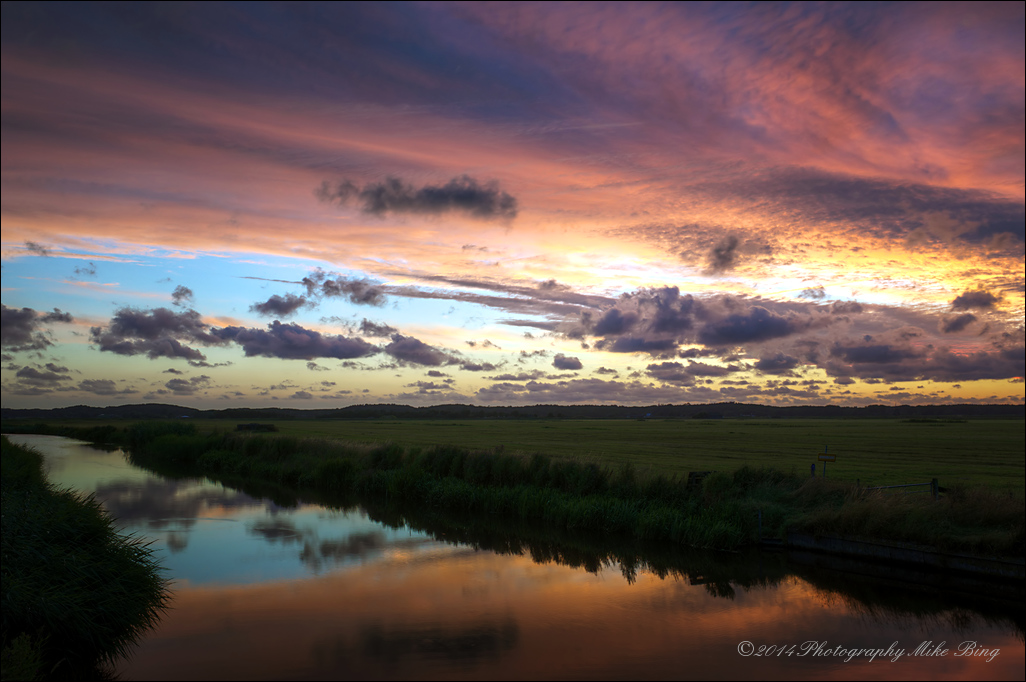 vurige-lucht-boven-de-egmondse-duinen