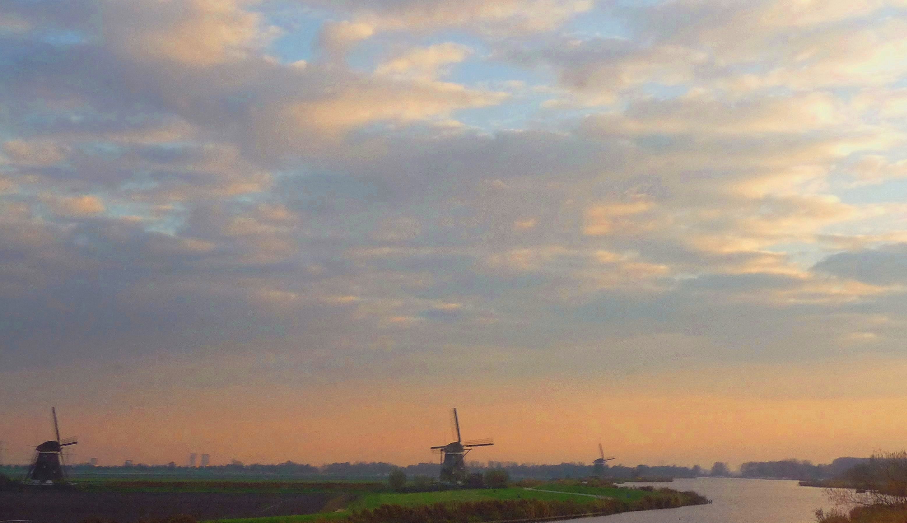 molens-vanuit-de-trein