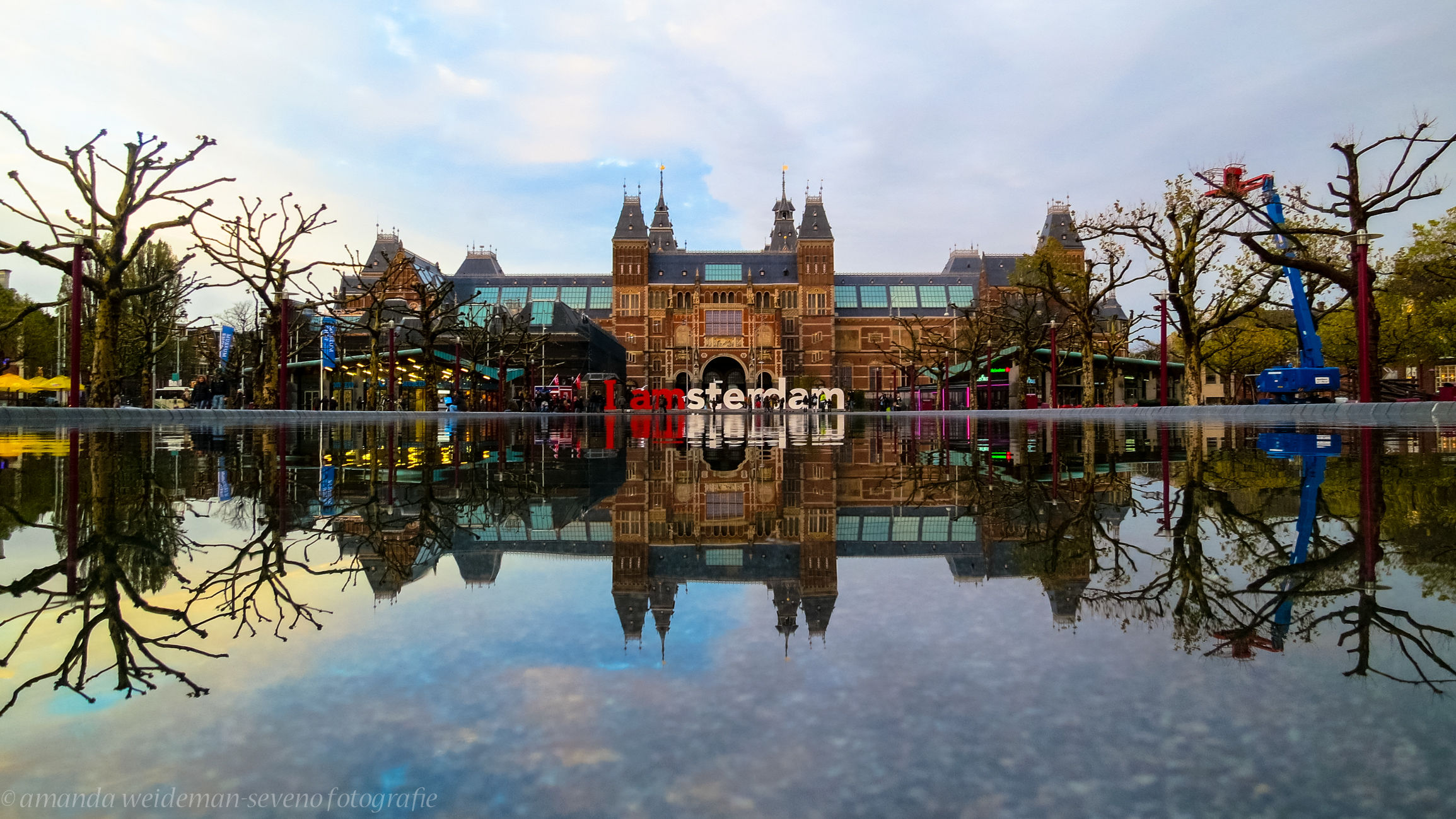 reflections-of-rijksmuseum-amsterdam