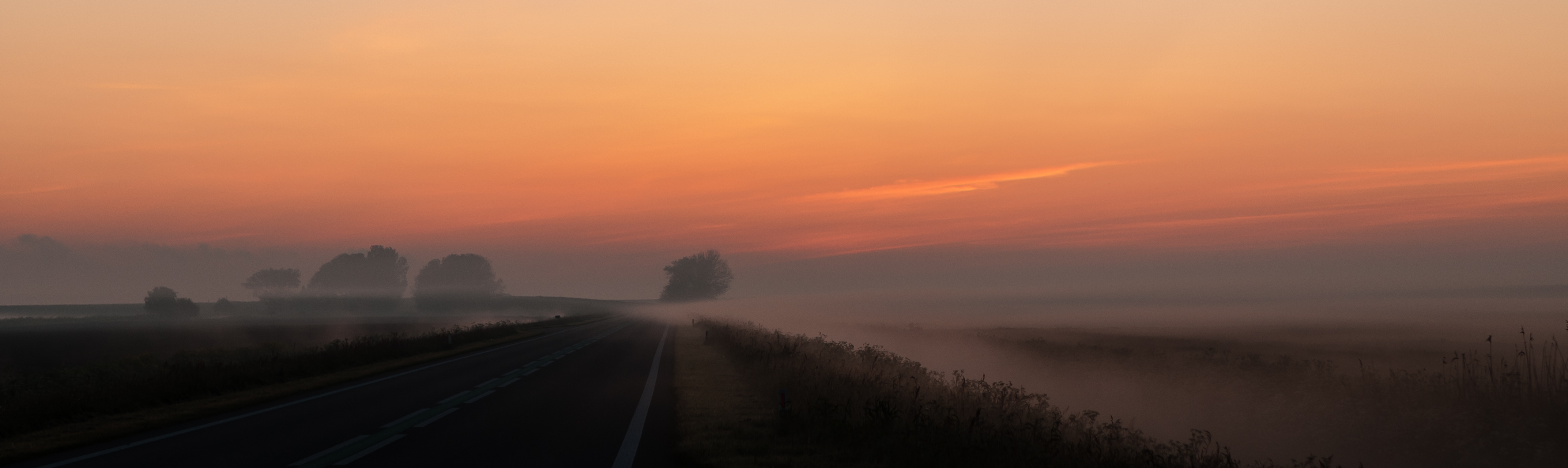 zonsopkomst-onderweg-naar-het-lauwersmeer-voor-de-zonsopkomst-het-was