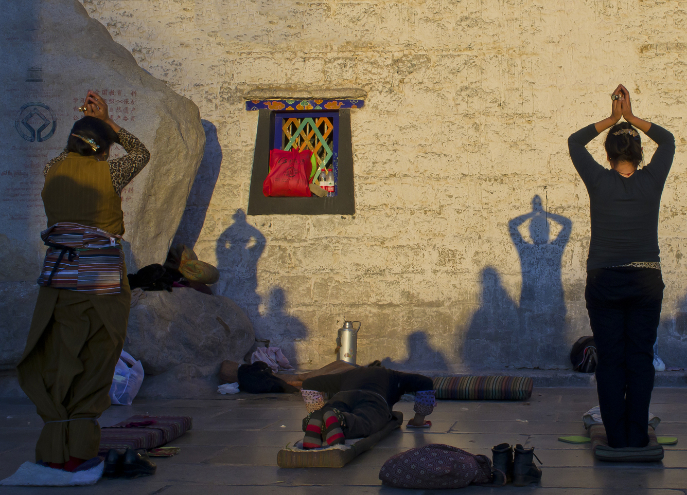 pelgrims-lhasa-tibet