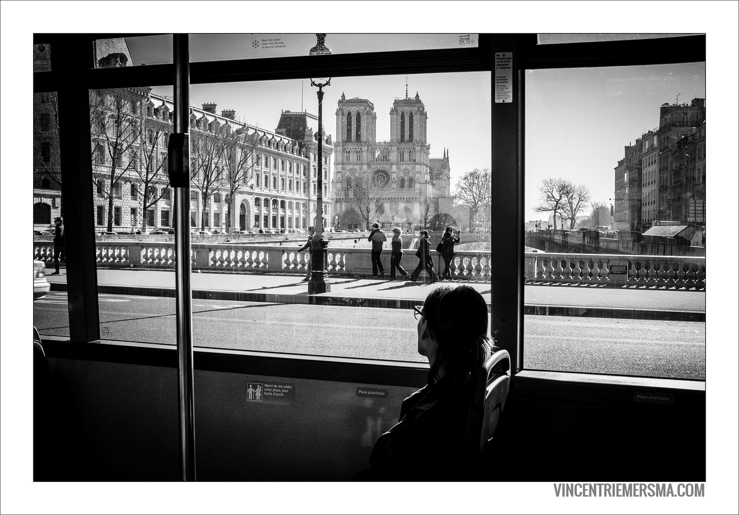 bus-langs-de-notre-dame