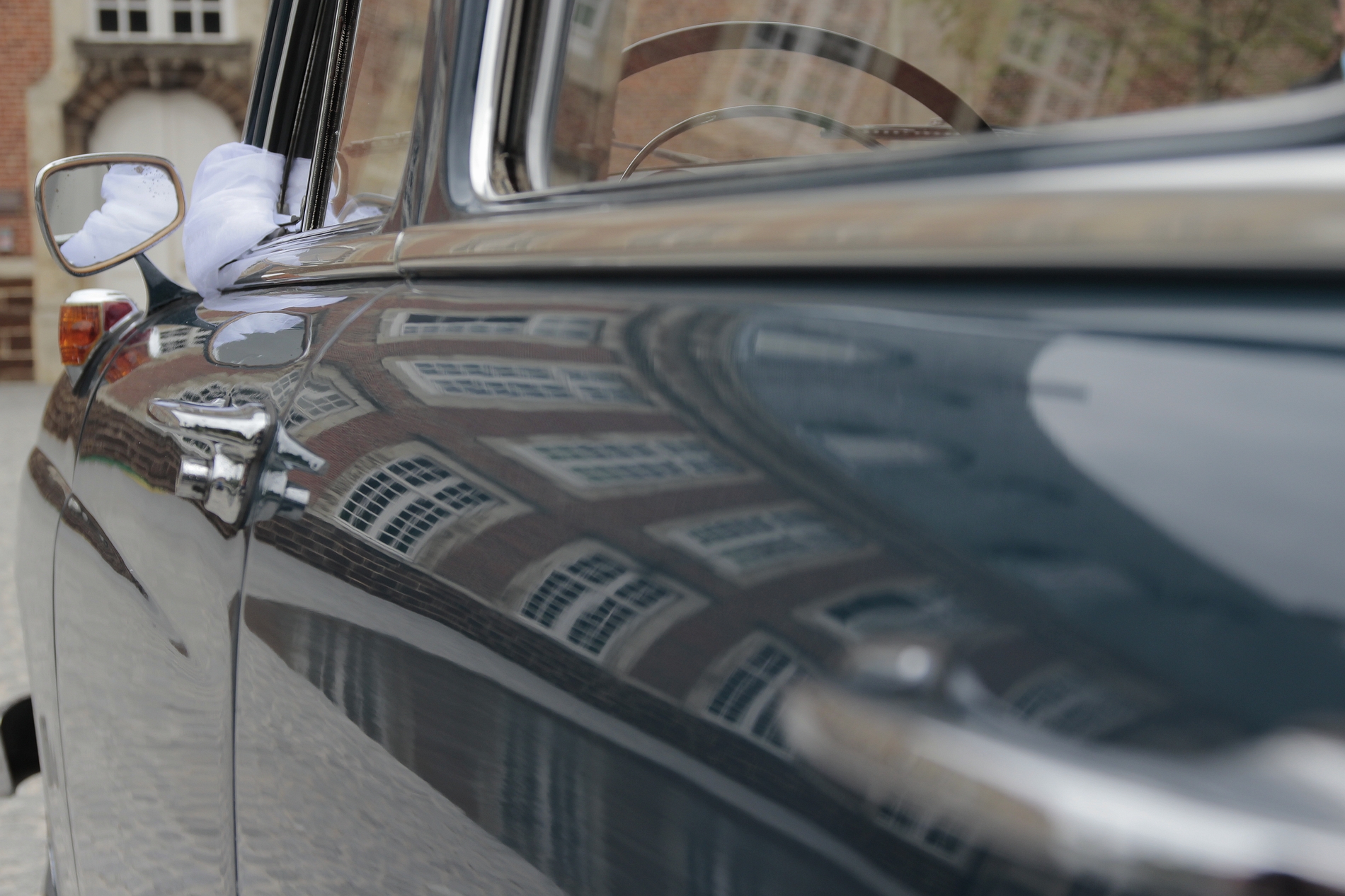 auto-en-kerk-bruiloft