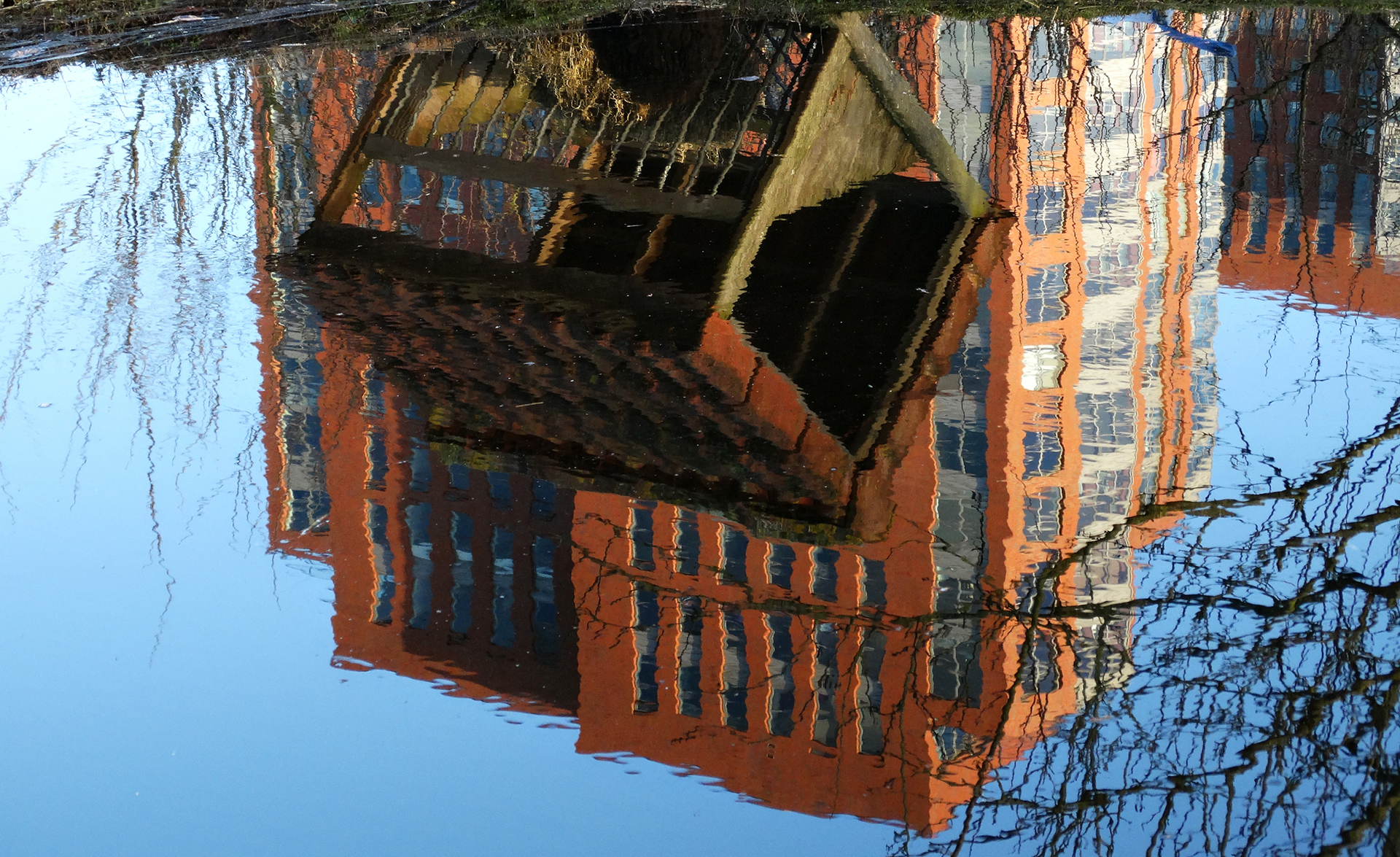 hayrack-and-flat-reflection