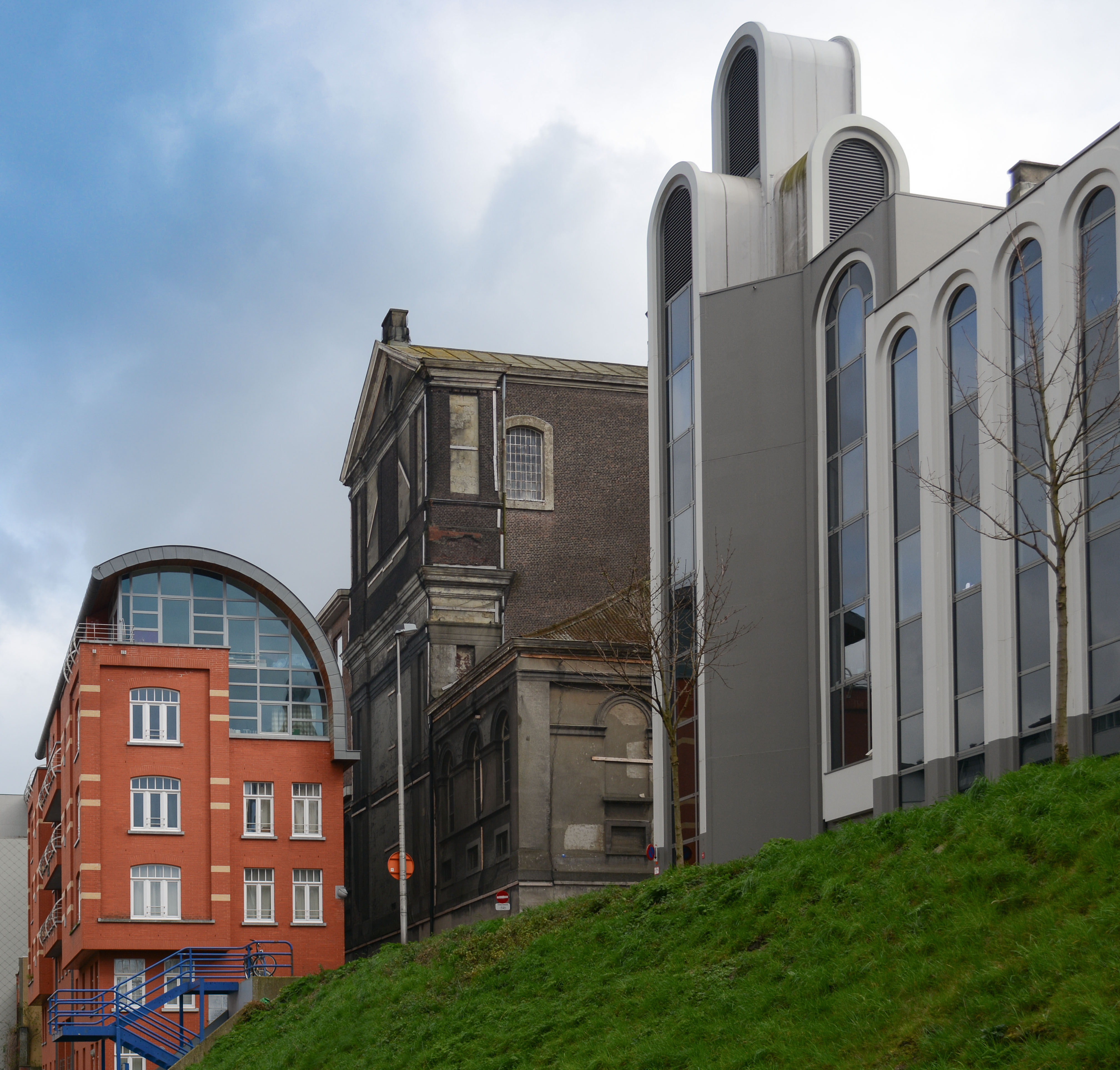 tussen-nieuw-en-modern-weggemoffeld-oud