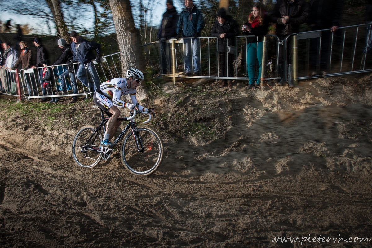 philip-walsleben-riding-the-sand-banks-of-koksijde-2013