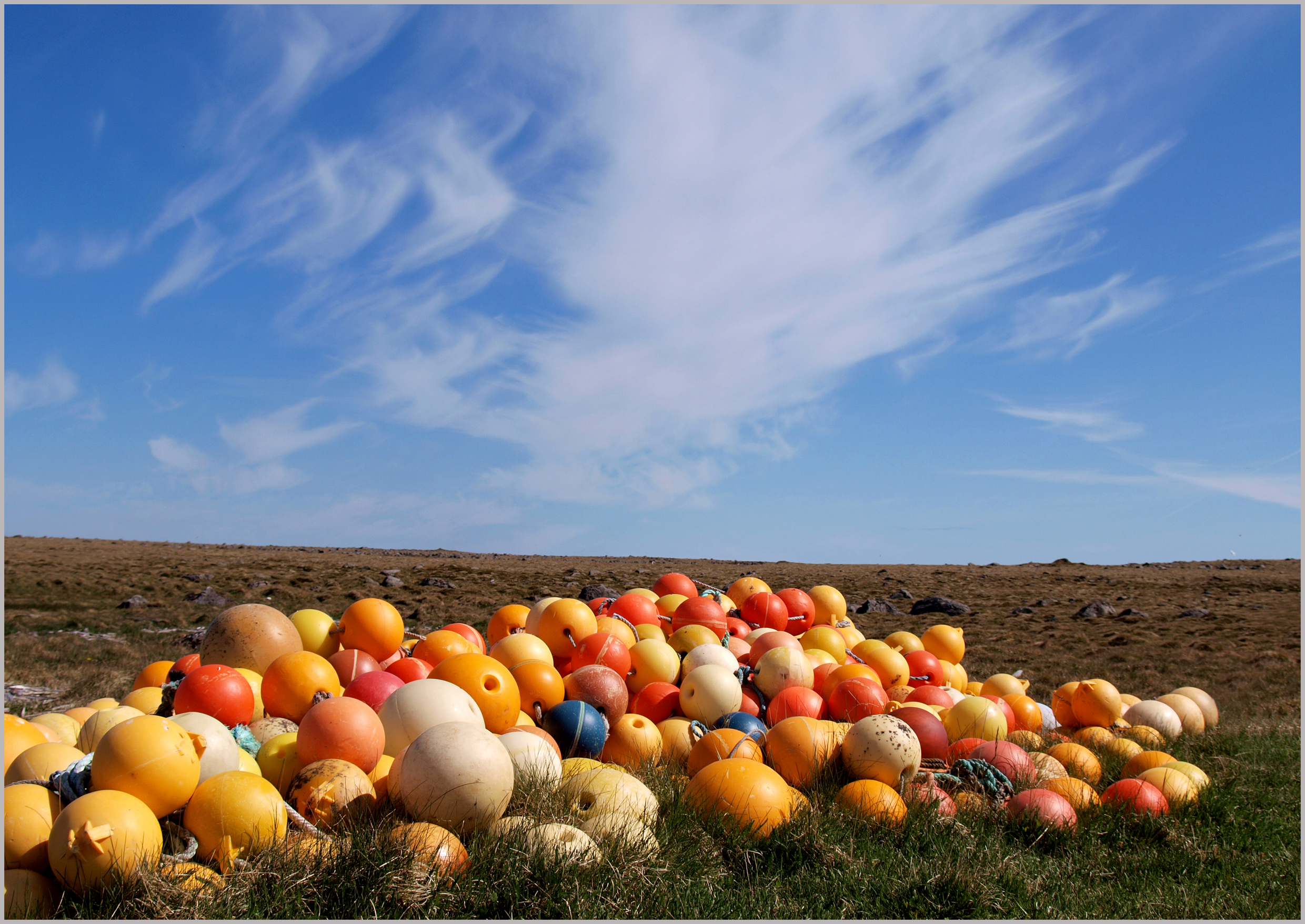 drifting-plastic-floats-northcoast-iceland