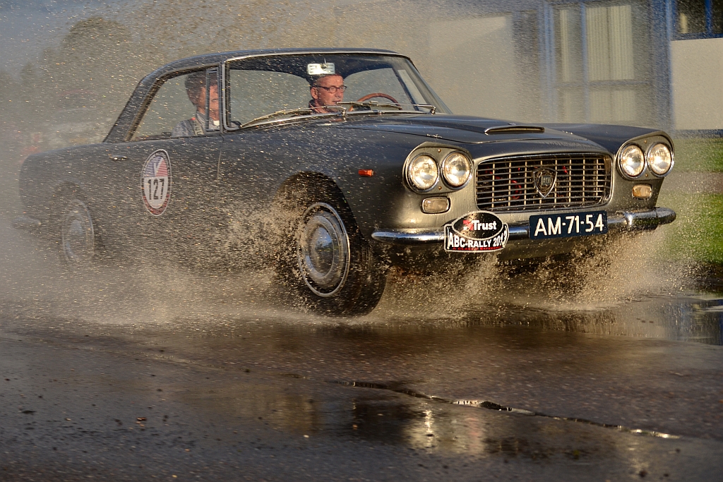 maserati-tijdens-historische-rally