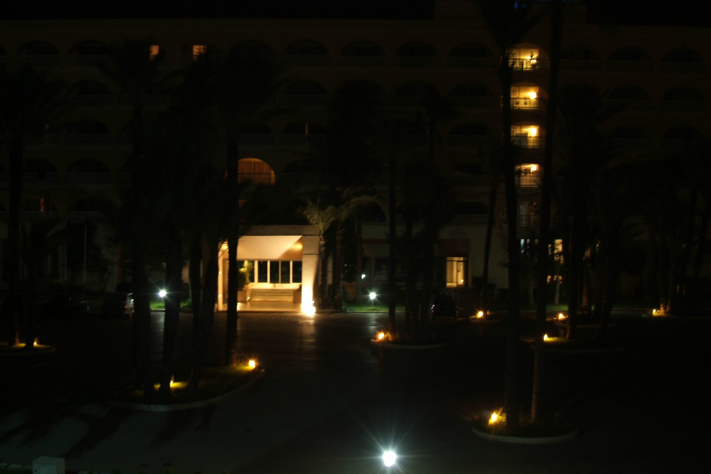 ons-hotel-in-de-nacht-tunisia