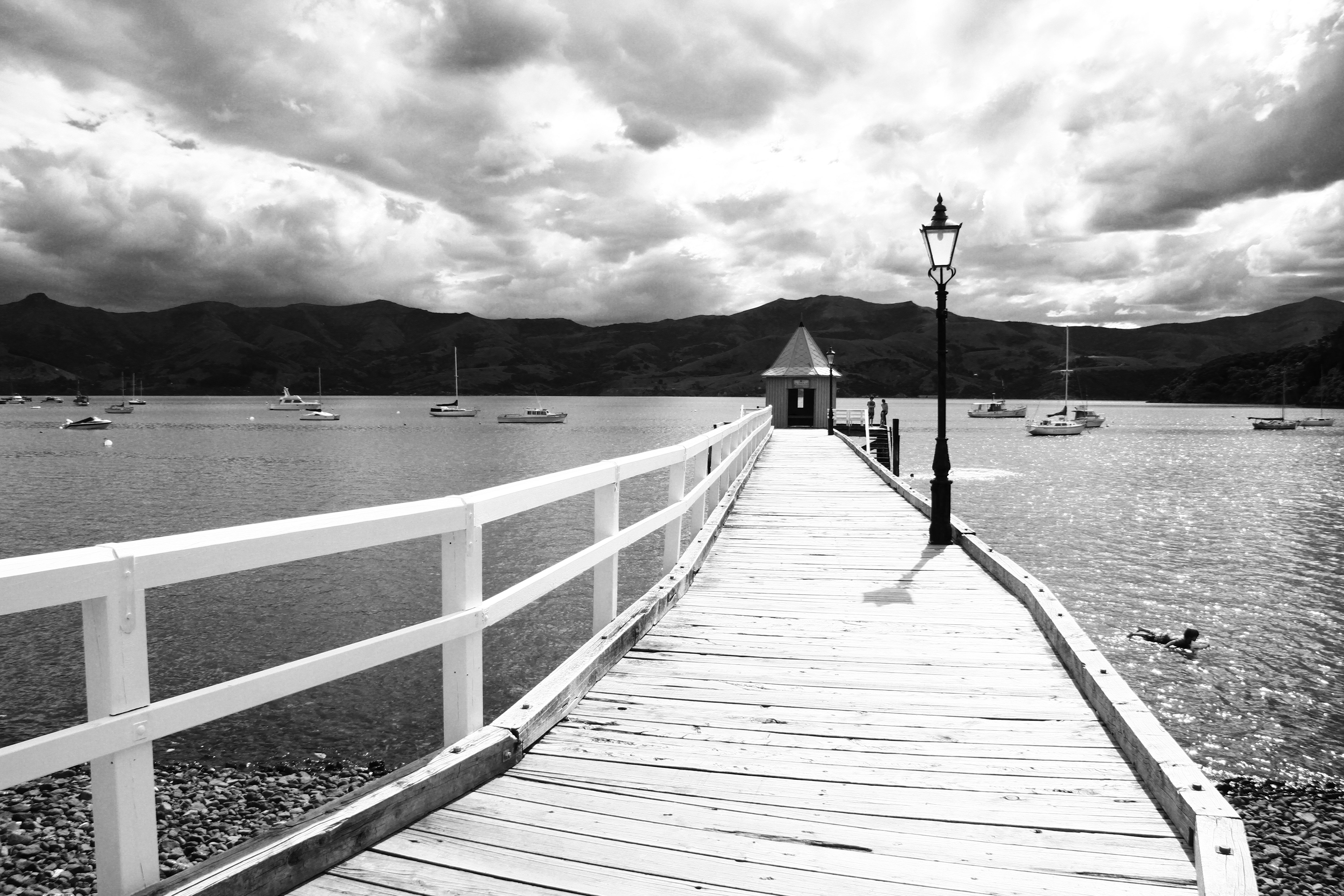 de-pier-van-akaroa-banks-peninsula-nz