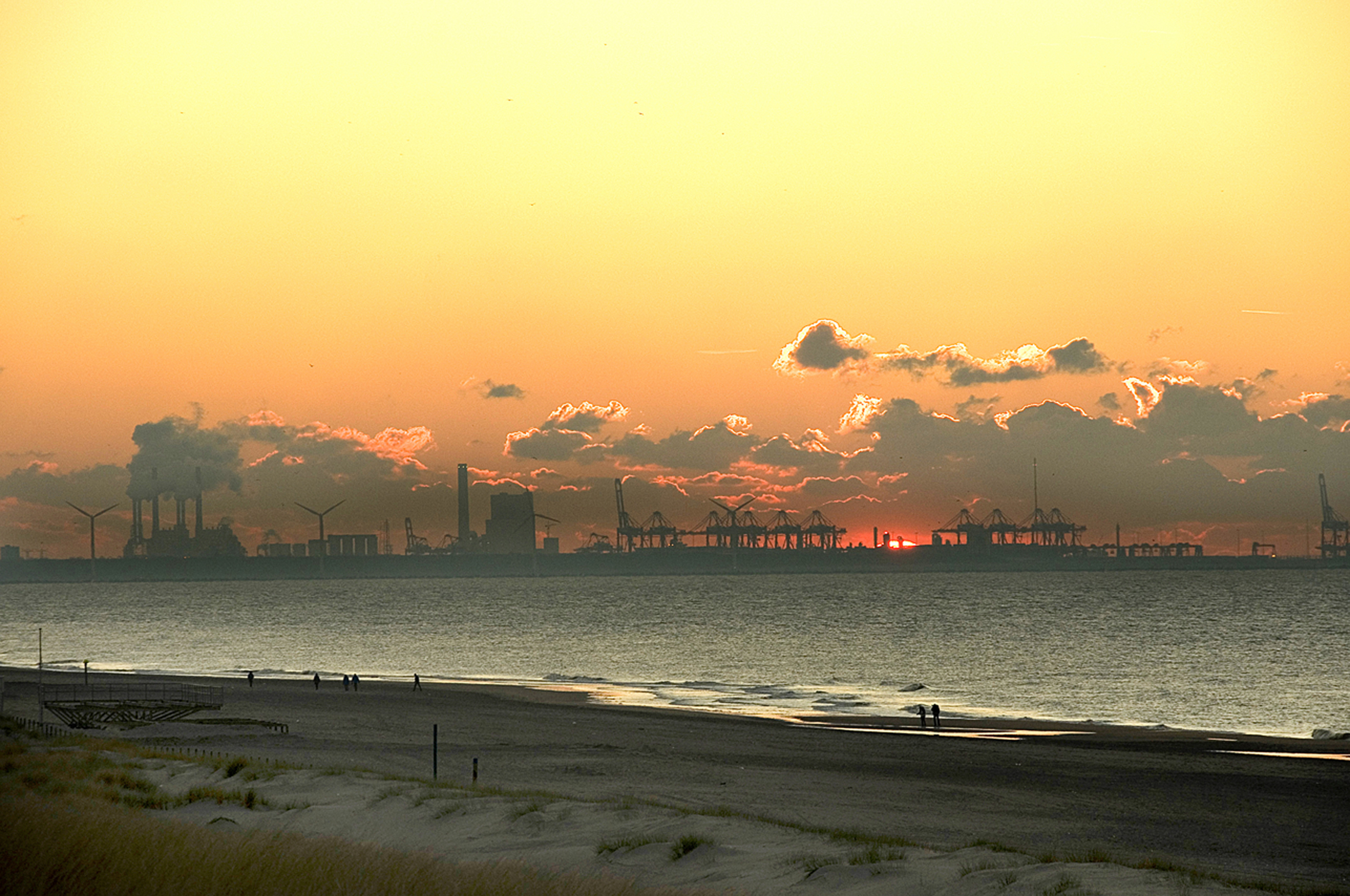 zonsondergang-boven-hoek-van-holland