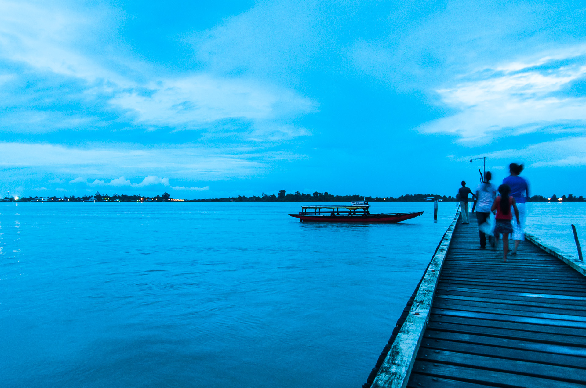 avond-nadert-in-suriname