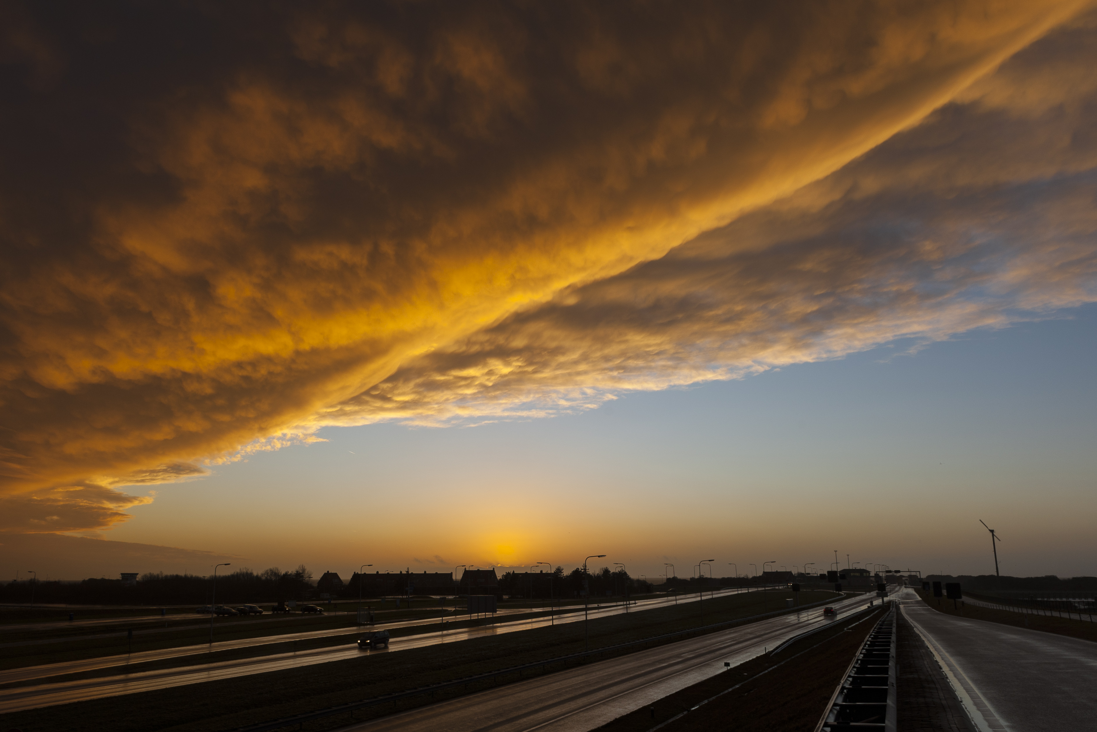 scheiding-der-luchten-boven-de-afsluitdijk-1