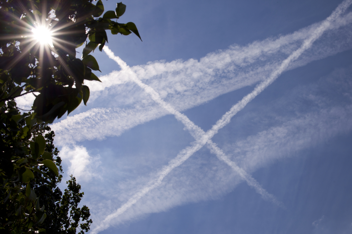 contrails