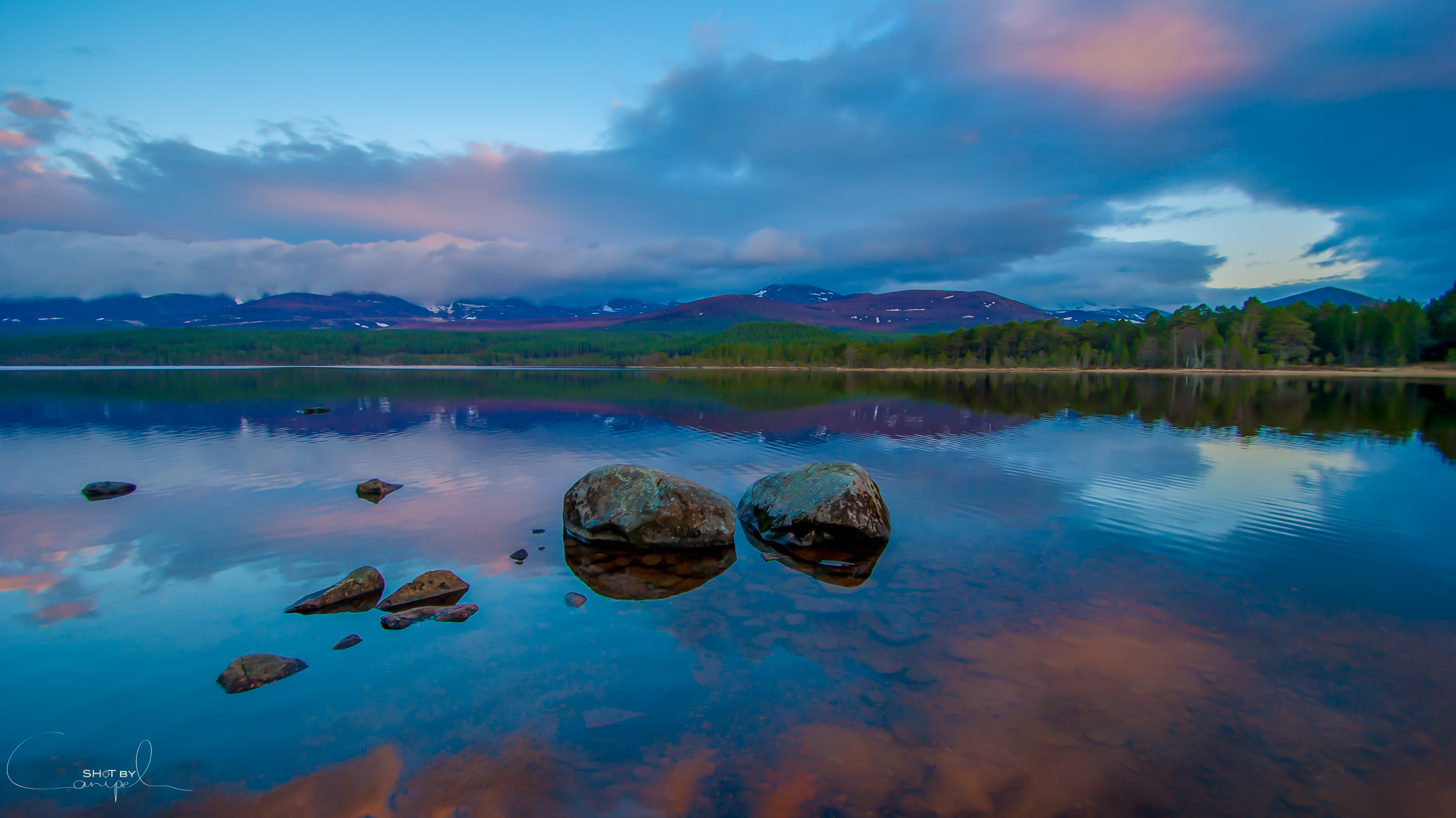 loch-morlich-rocks