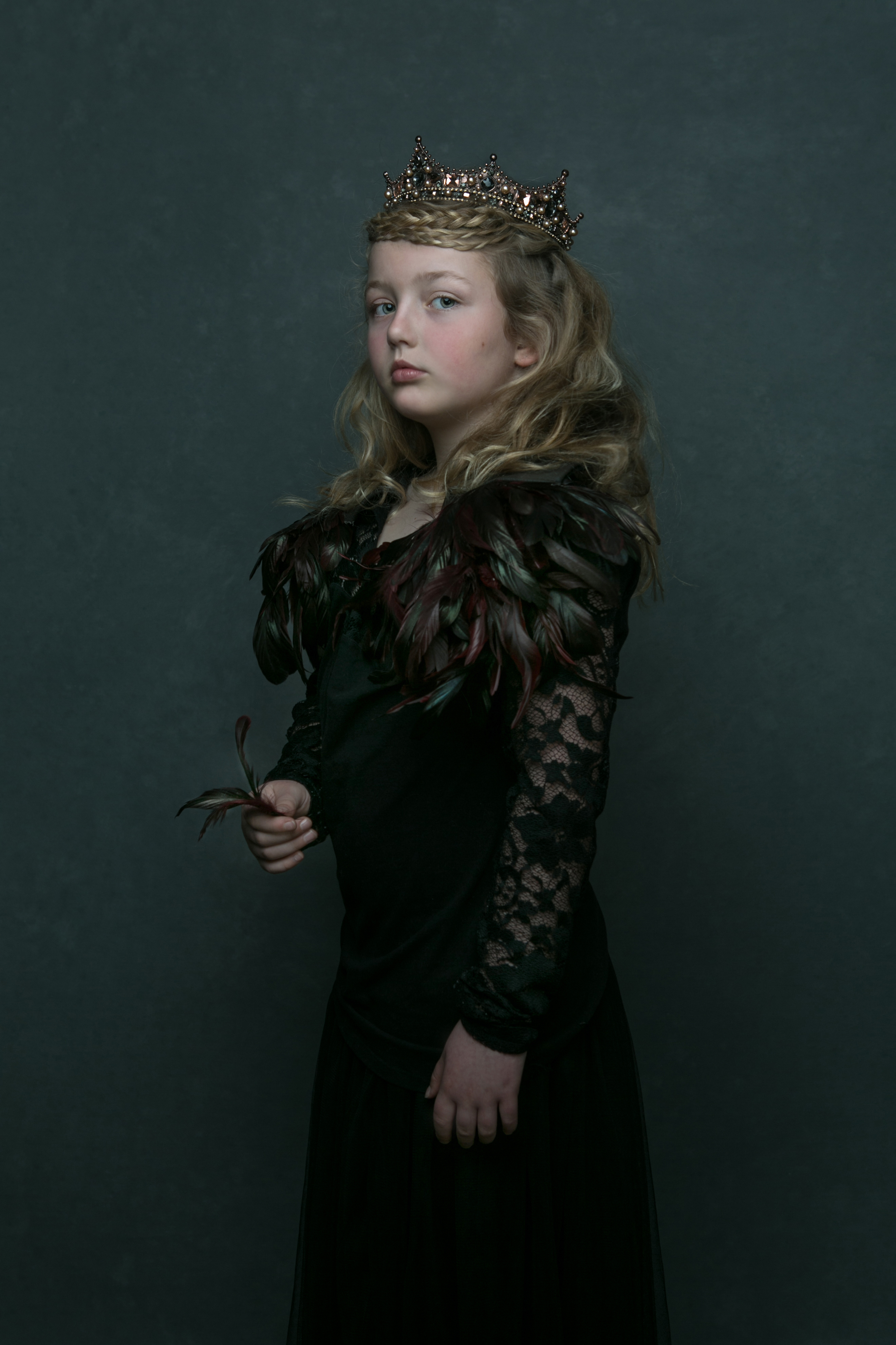 feather-queen