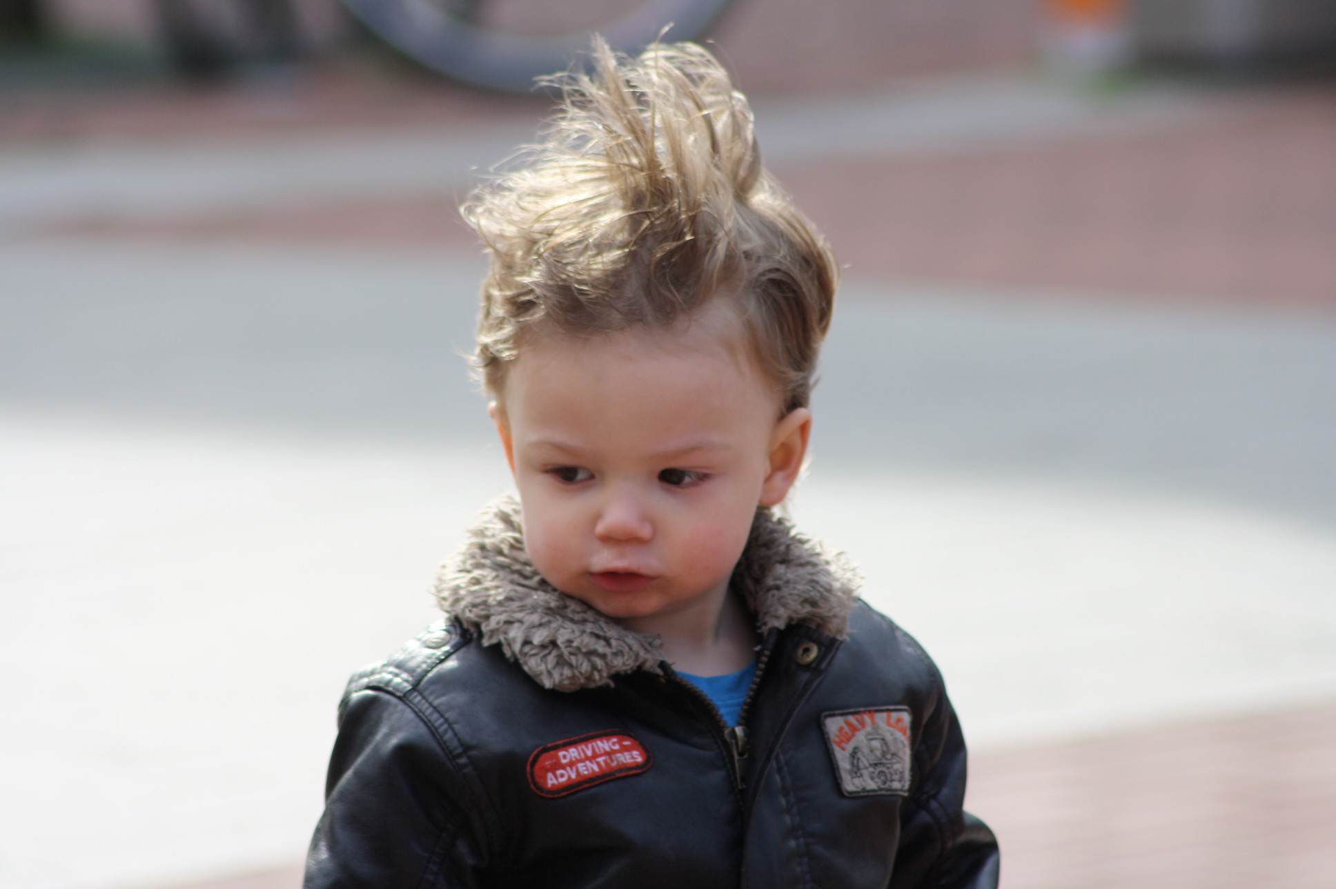 lief-klijn-jochie-op-koningsfeest