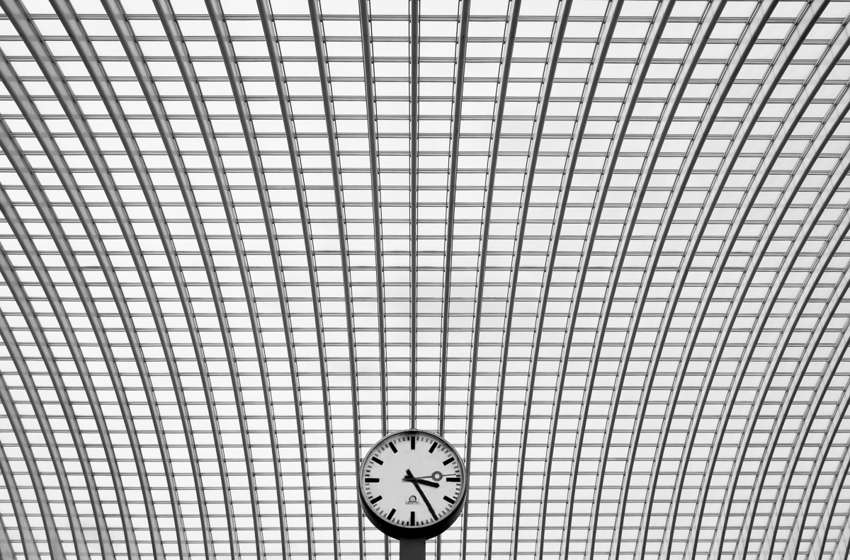 klok-in-treinstation-guillemins-luik