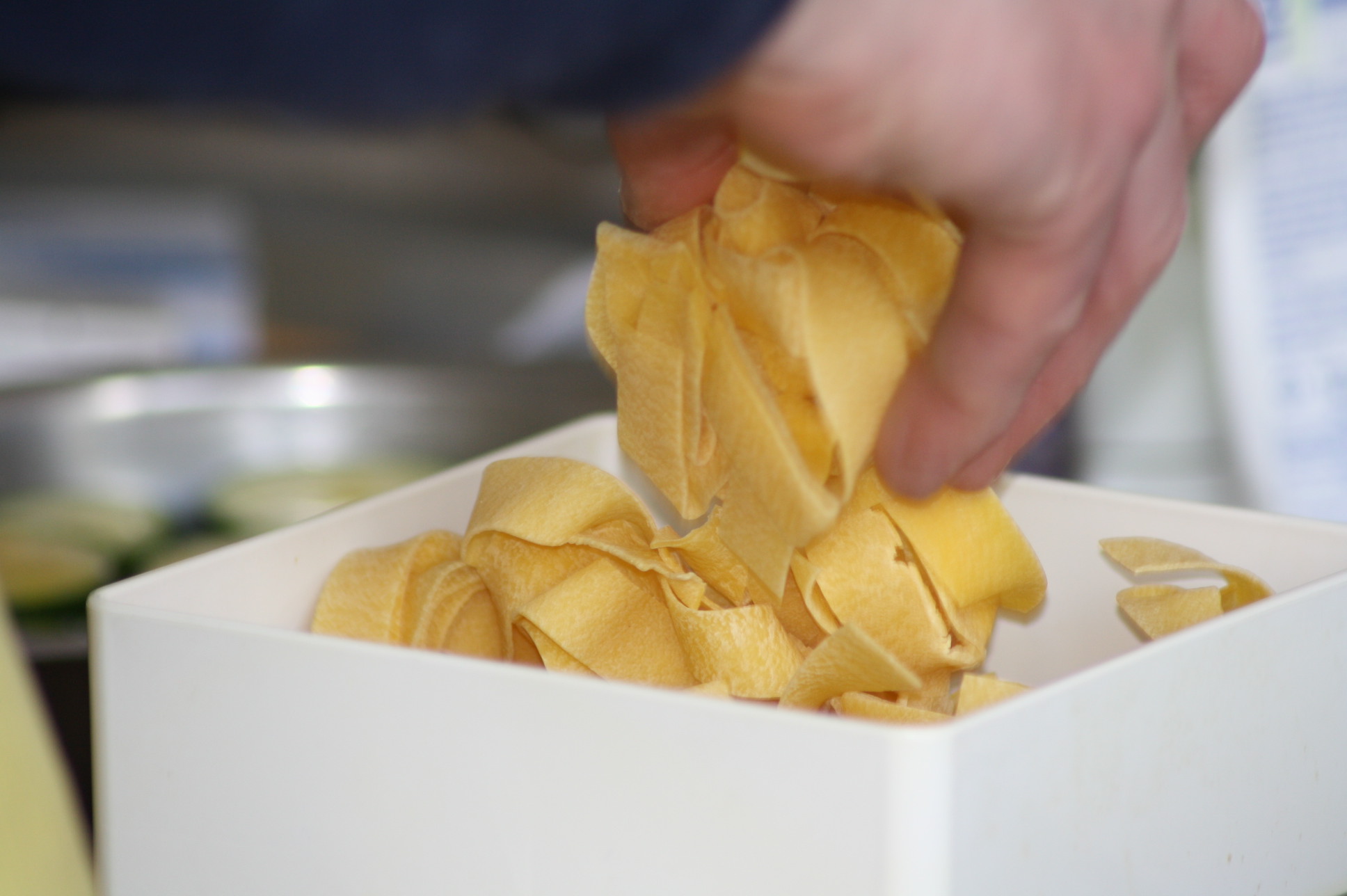 partner-weegt-pasta-af