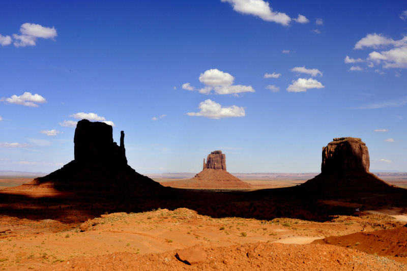 shadow-in-monument-valley